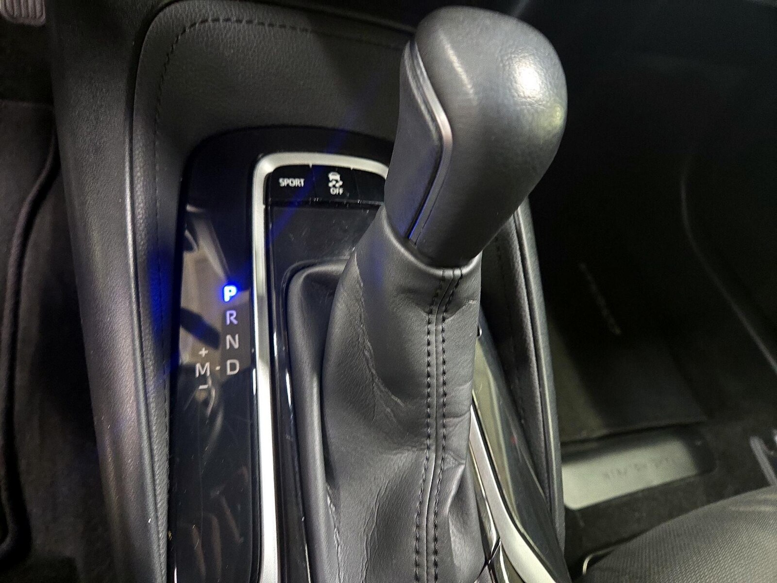 2020 Toyota Corolla SE - Photo 17