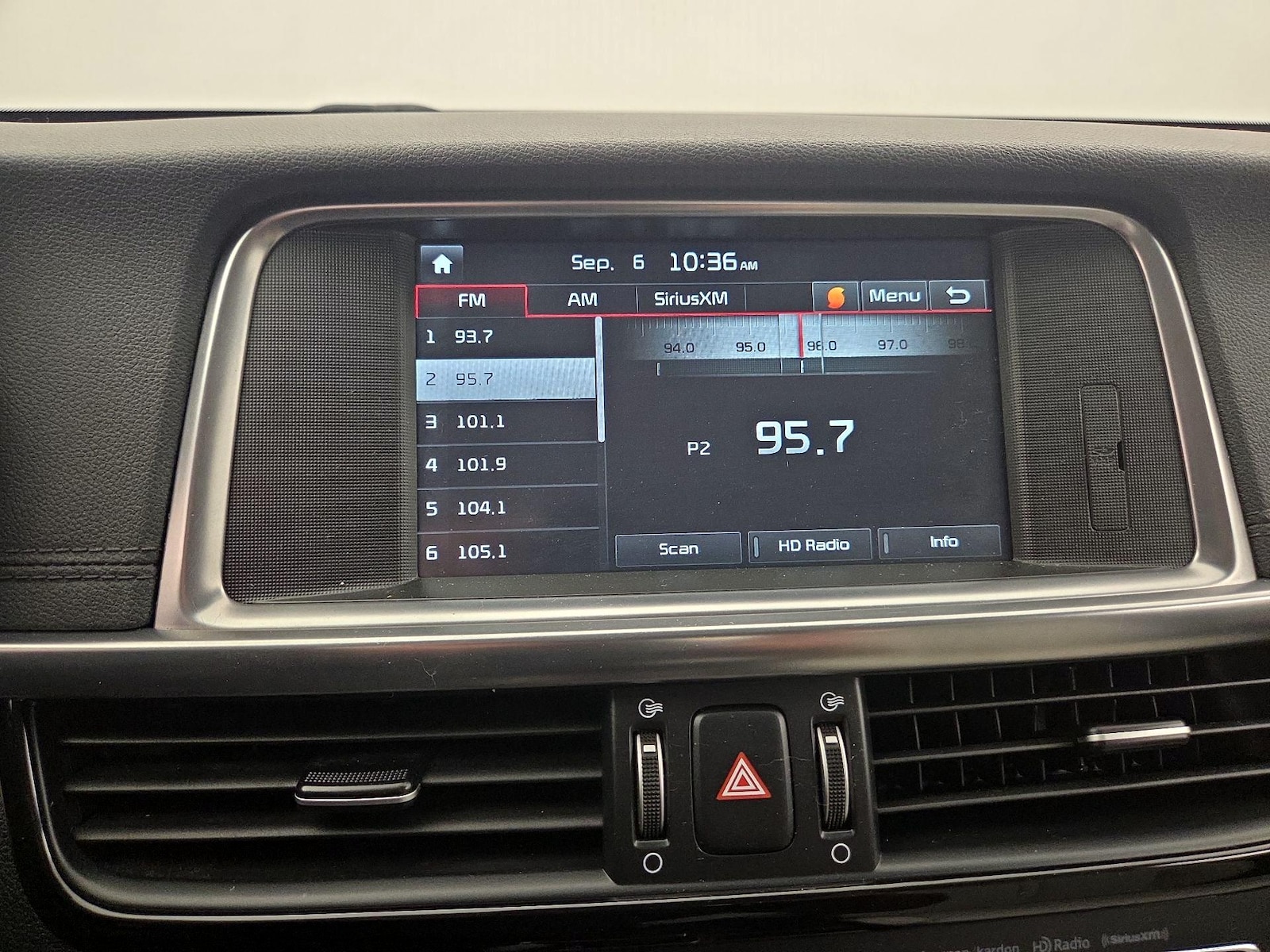2018 Kia Optima EX Hybrid - Photo 17
