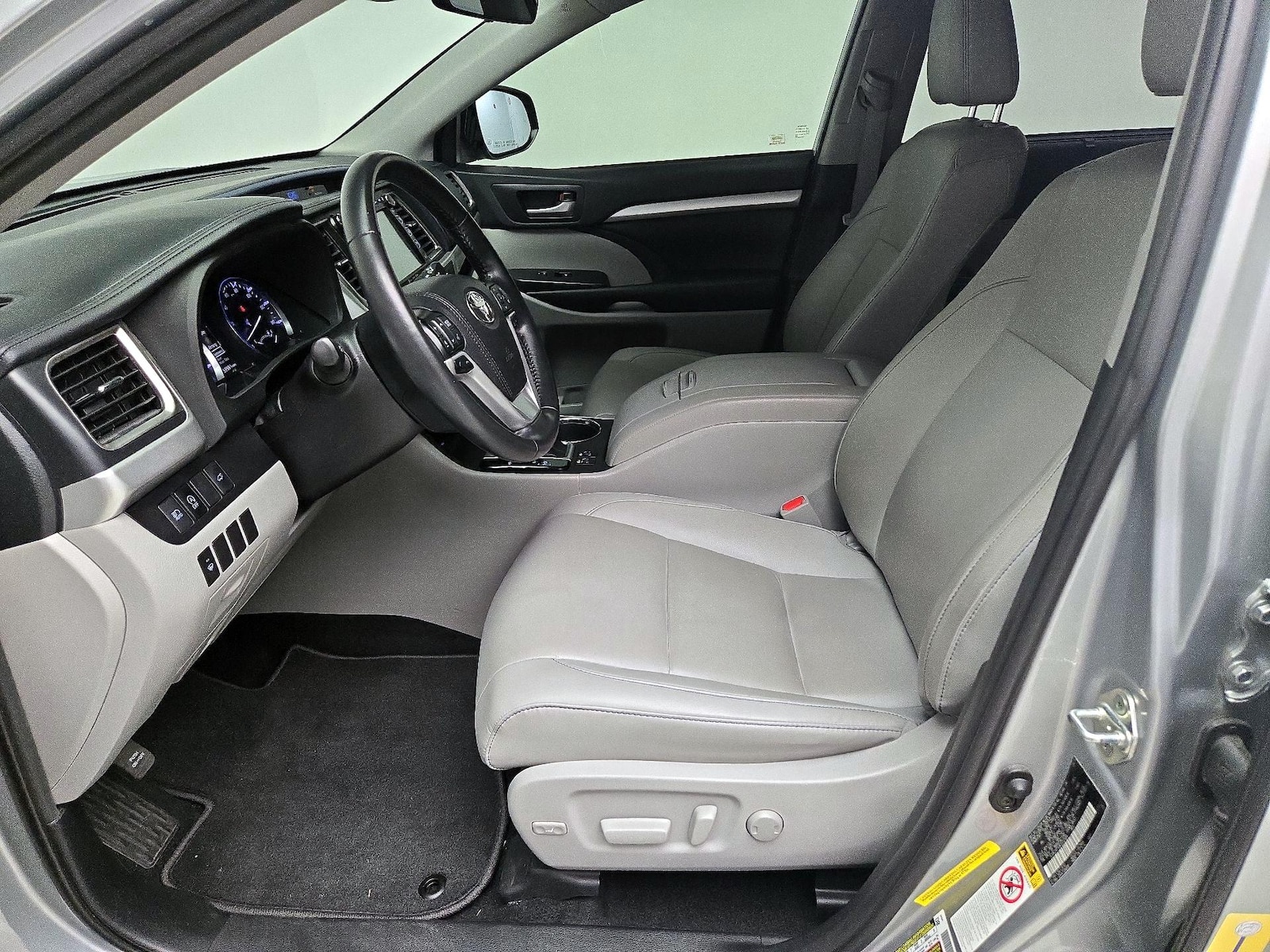 2019 Toyota Highlander XLE - Photo 12