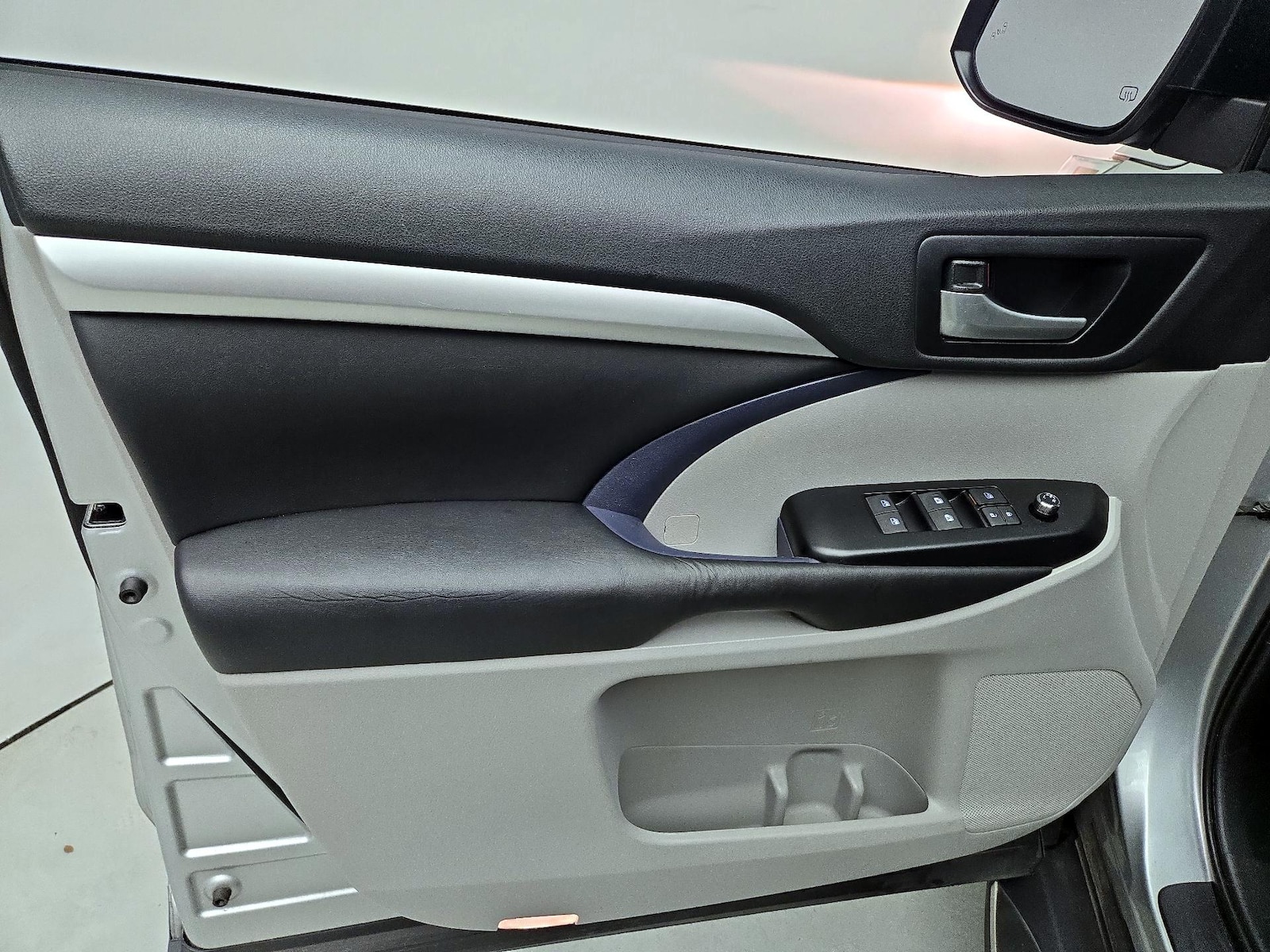 2019 Toyota Highlander XLE - Photo 13