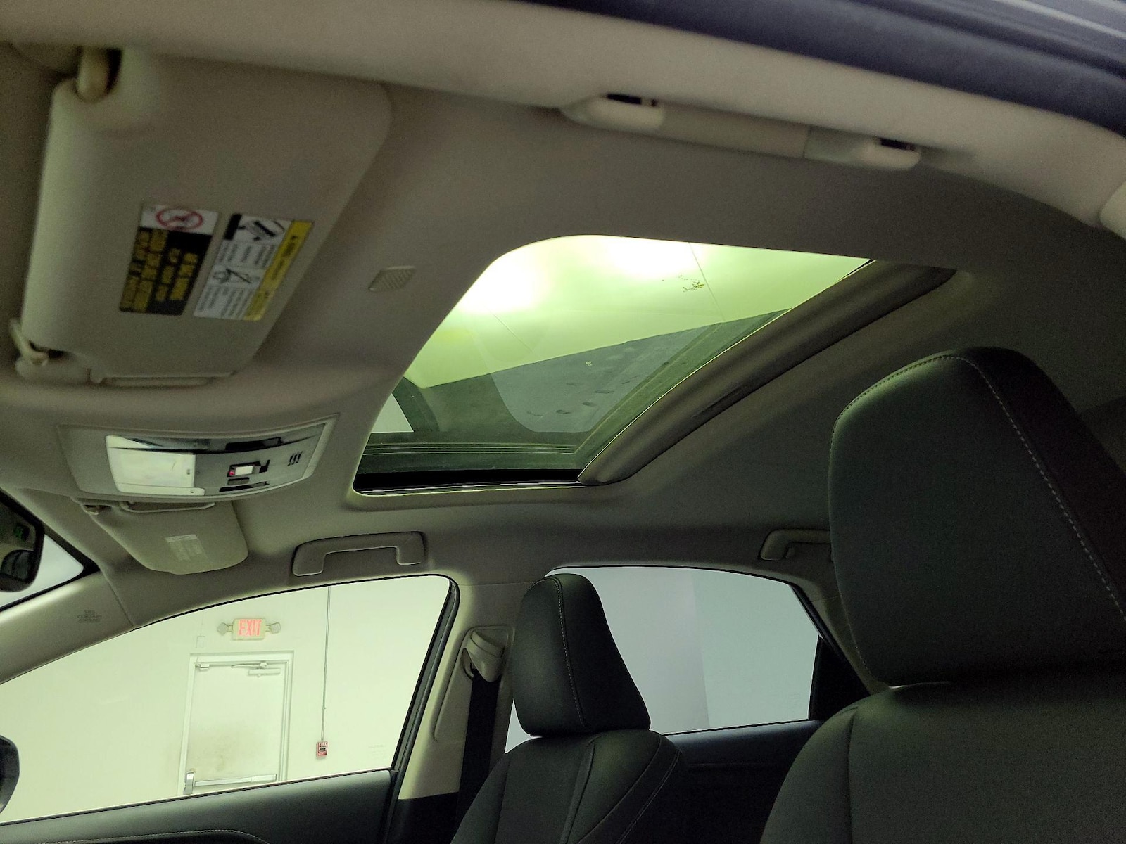 Sunroof(s) & Overhead Airbags