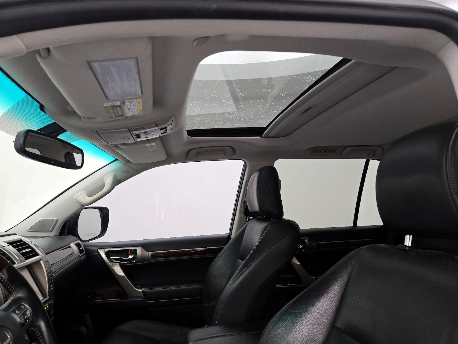 Sunroof(s) & Overhead Airbags