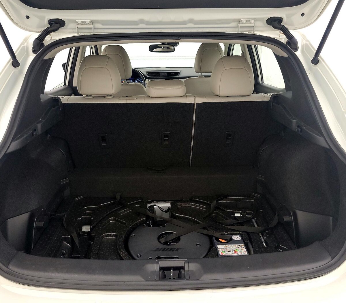Trunk/Cargo (Seats Up)