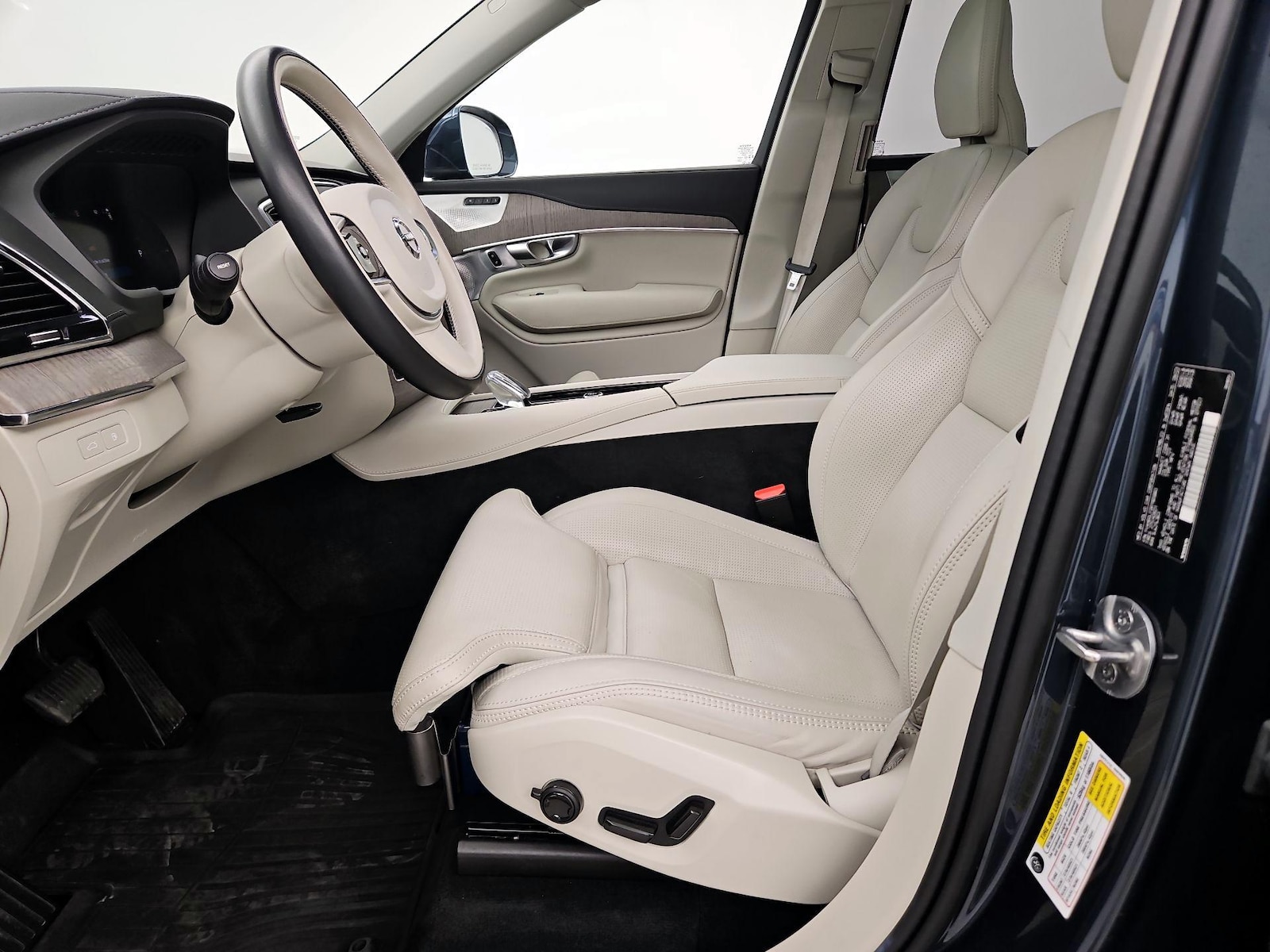 2024 Volvo XC90 Ultimate - Photo 12