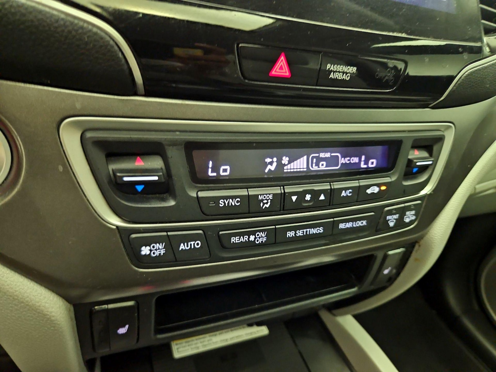 2022 Honda Pilot SE - Photo 17
