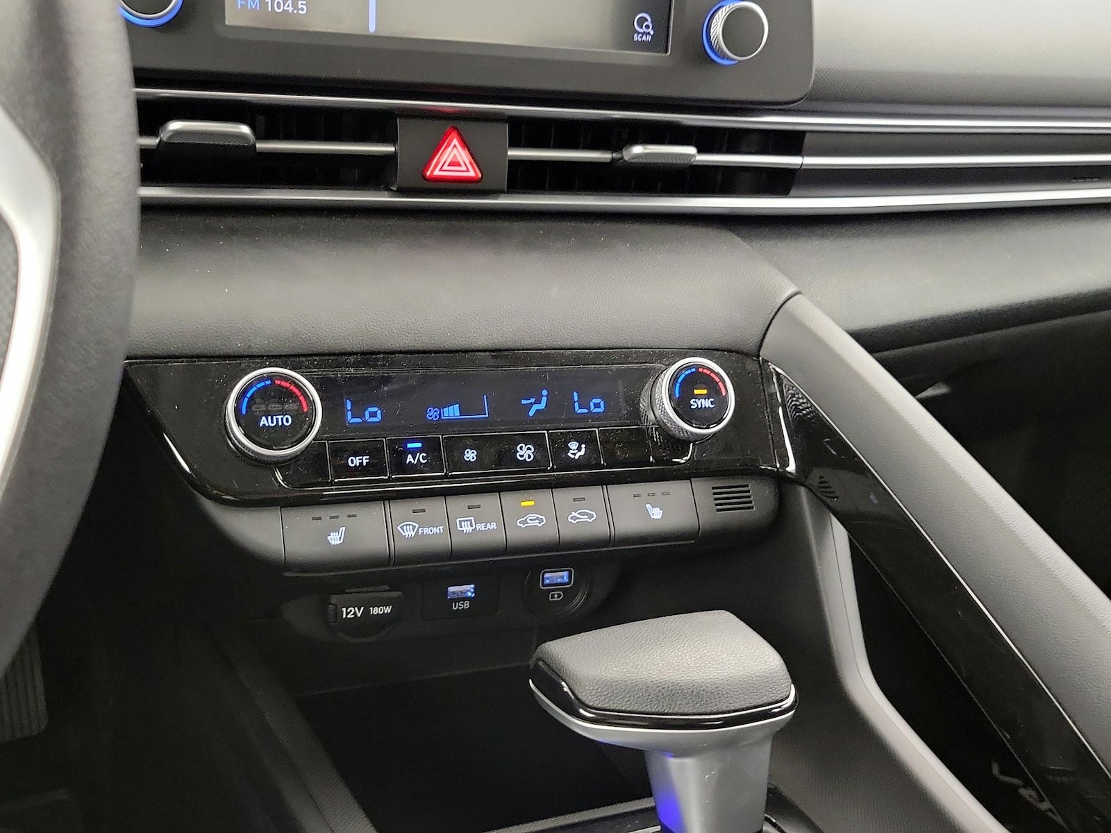 2022 Hyundai Elantra Blue - Photo 17