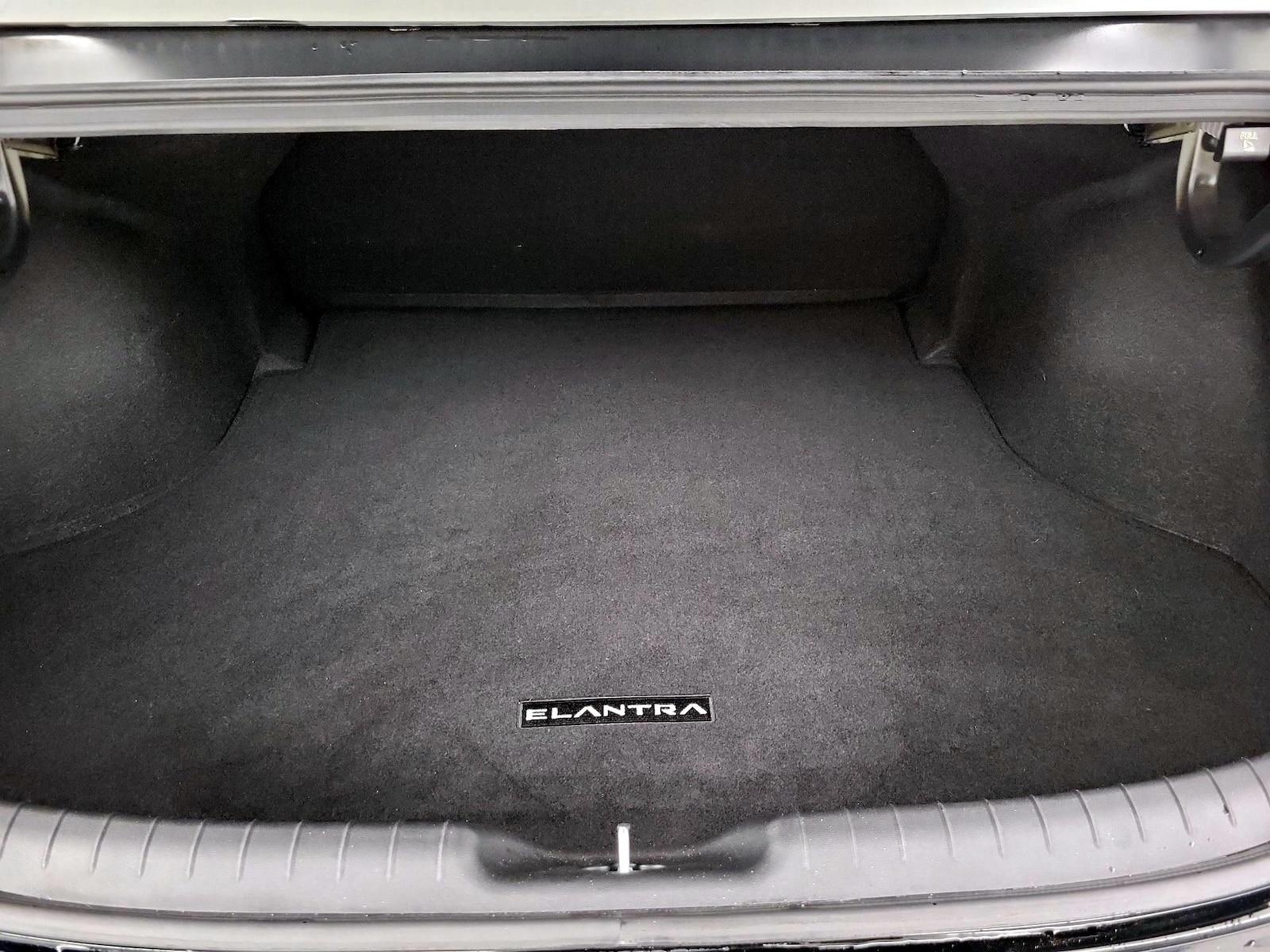 2022 Hyundai Elantra Blue - Photo 21
