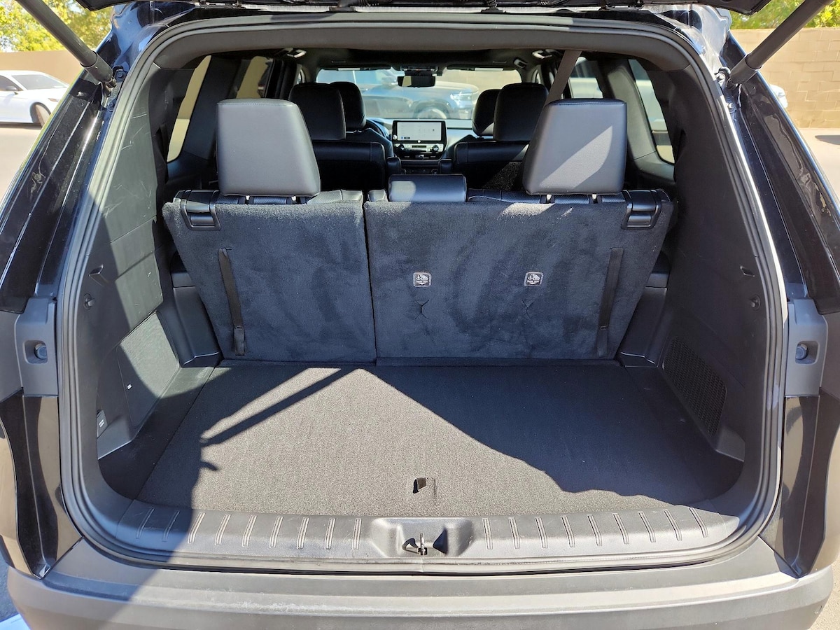Trunk/Cargo (Seats Up)