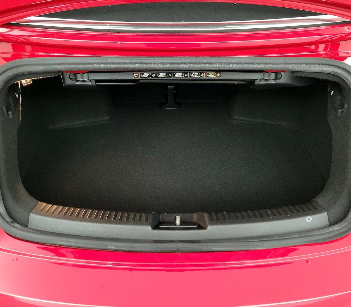 Trunk/Cargo (Seats Up)
