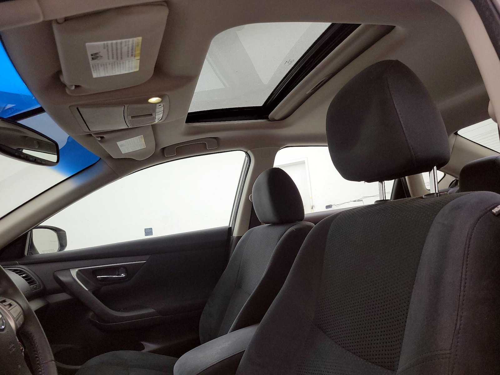 Sunroof(s) & Overhead Airbags