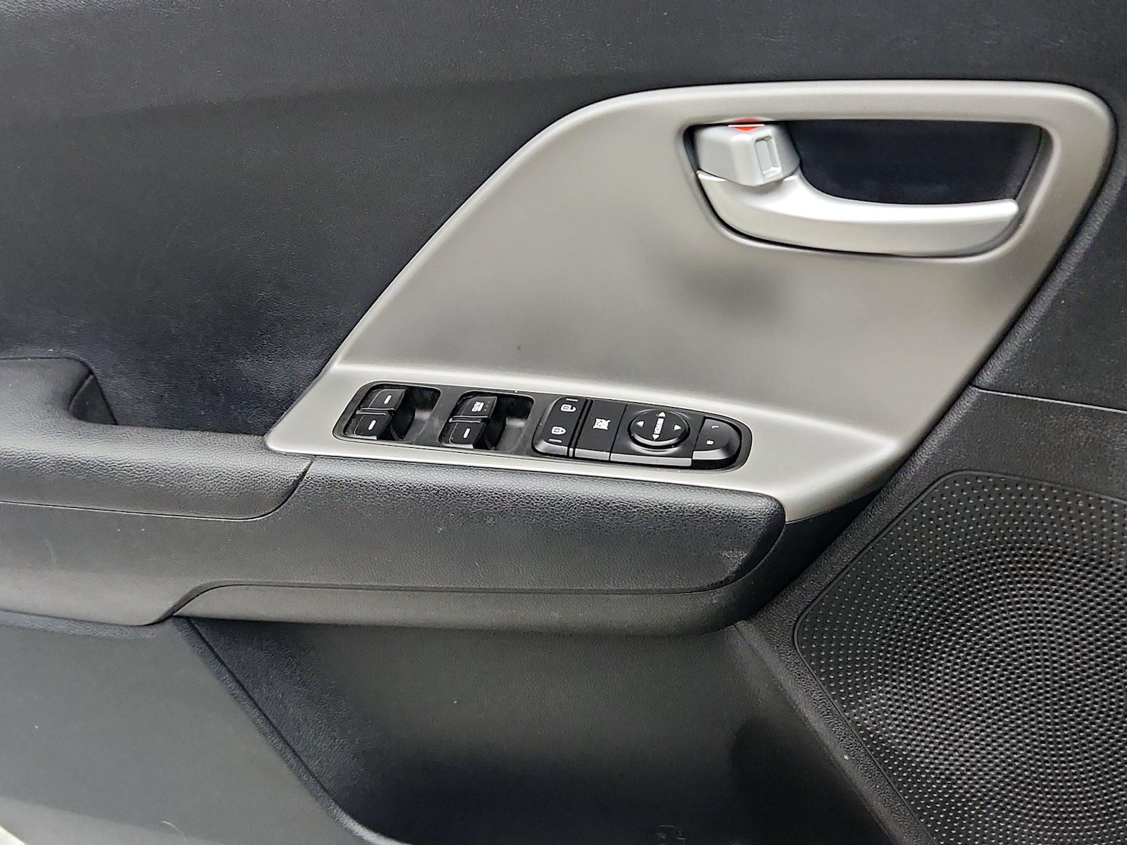 2018 Kia Niro LX - Photo 13