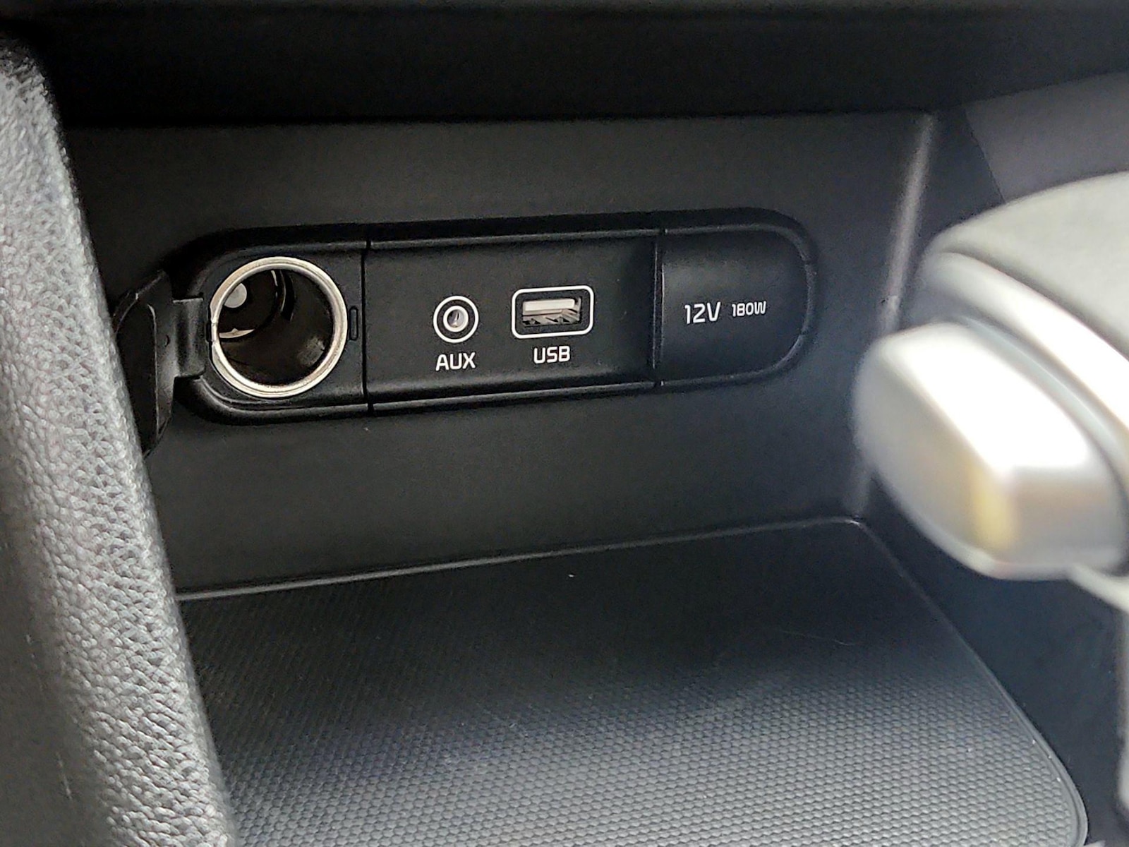 2018 Kia Niro LX - Photo 19