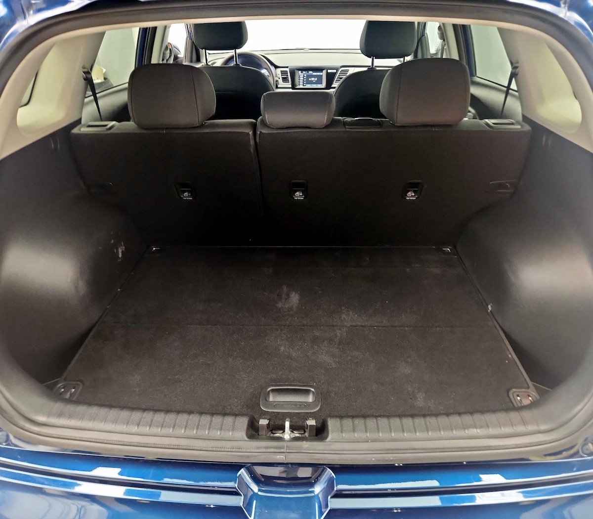 Trunk/Cargo (Seats Up)