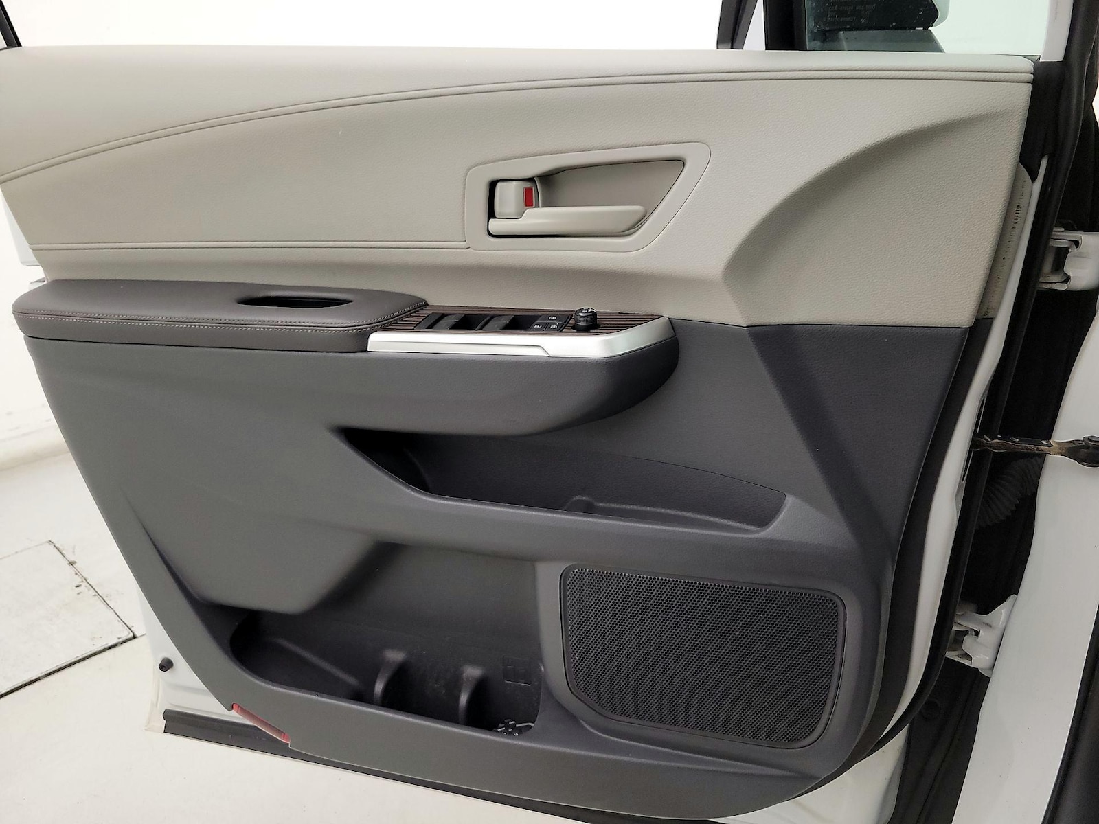 2021 Toyota Sienna LE - Photo 13
