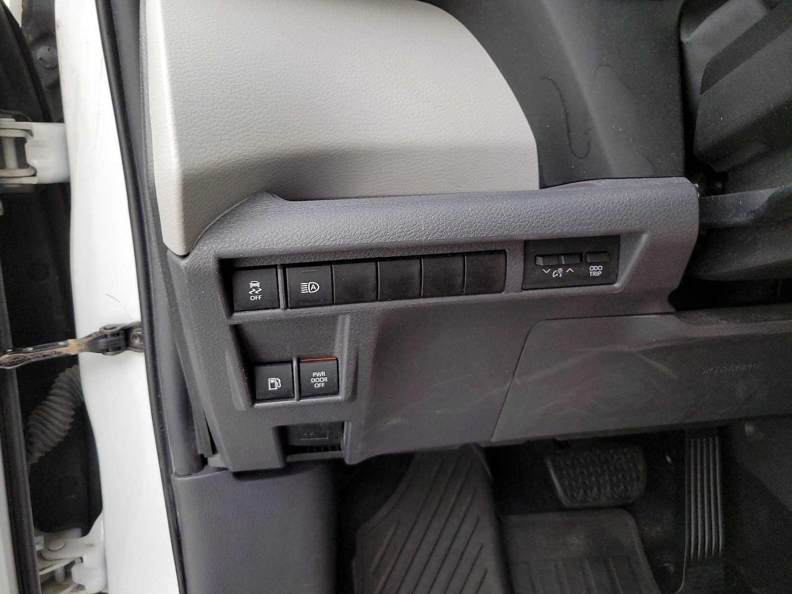 2021 Toyota Sienna LE - Photo 14