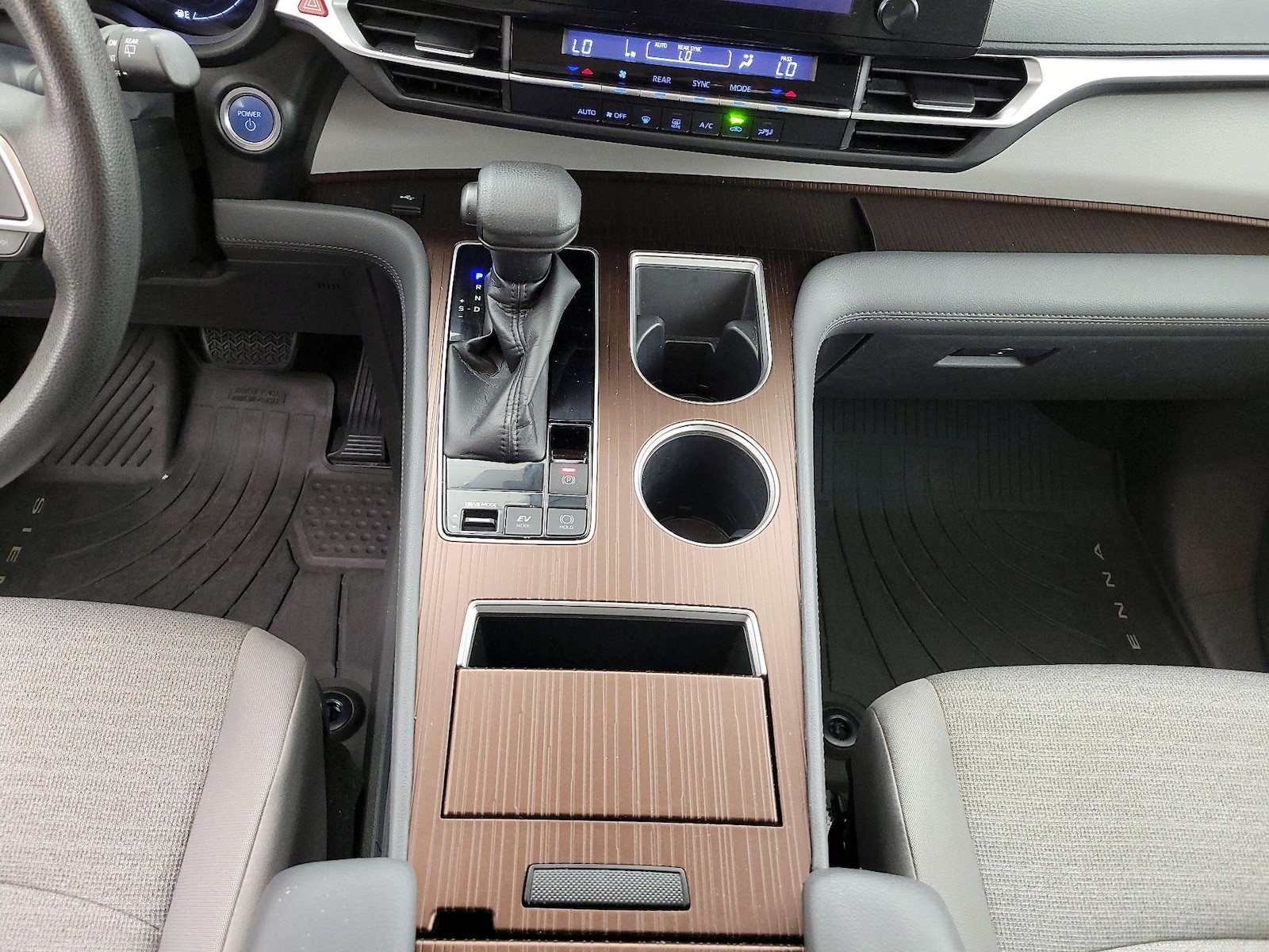 2021 Toyota Sienna LE - Photo 19