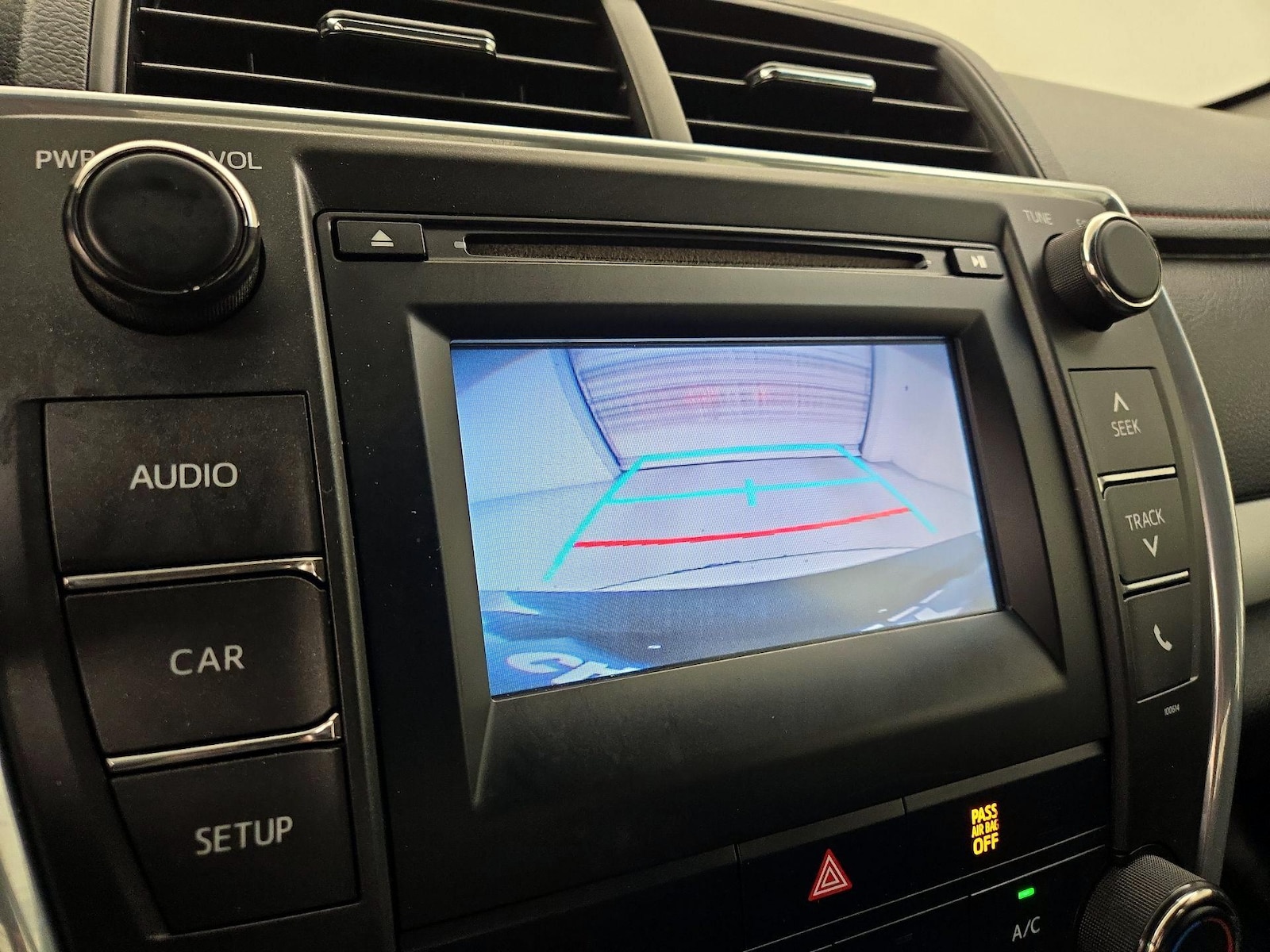 2017 Toyota Camry SE - Photo 15
