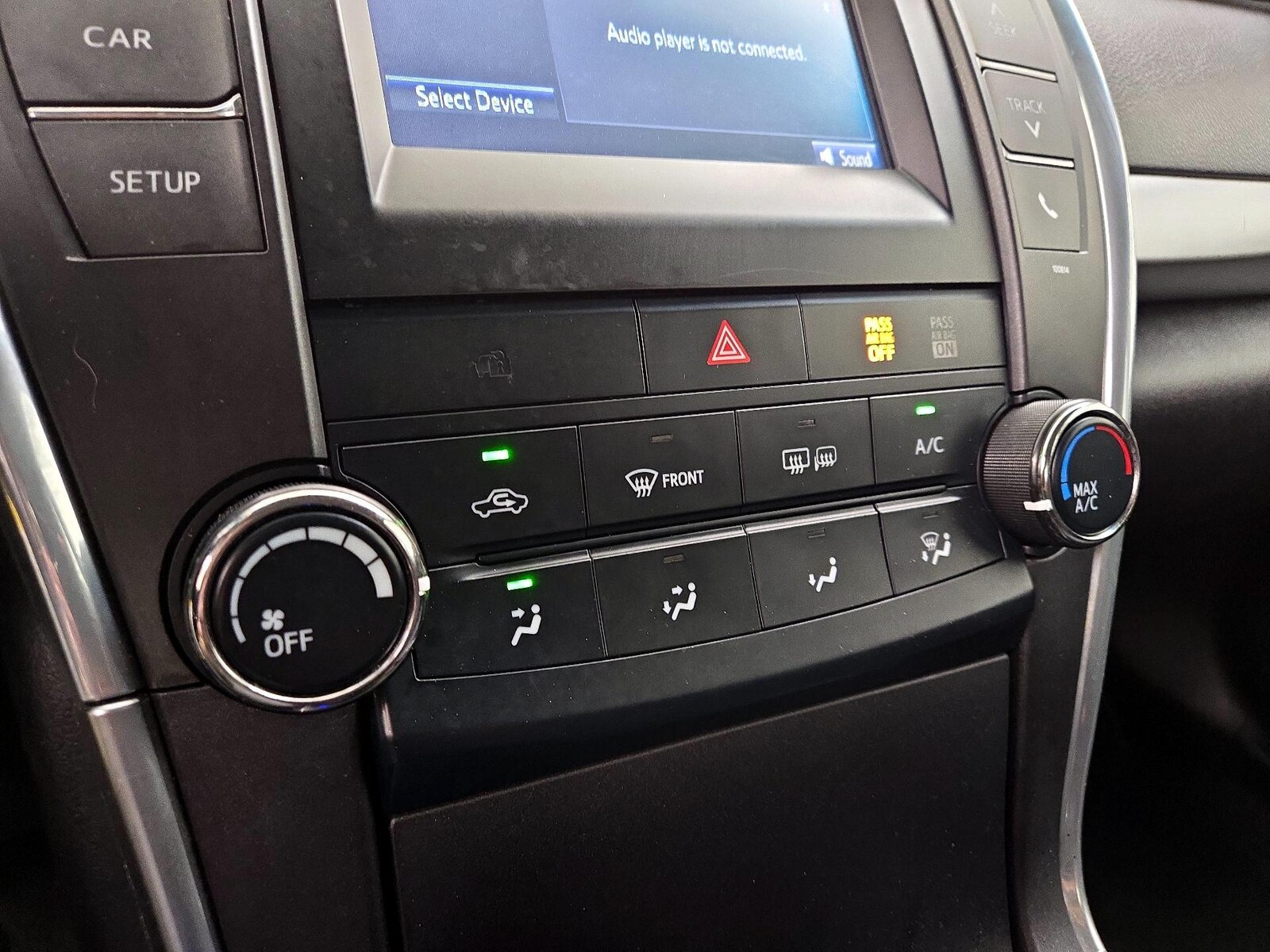 2017 Toyota Camry SE - Photo 17