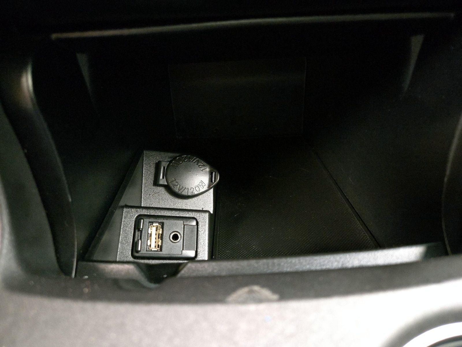 2017 Toyota Camry SE - Photo 19