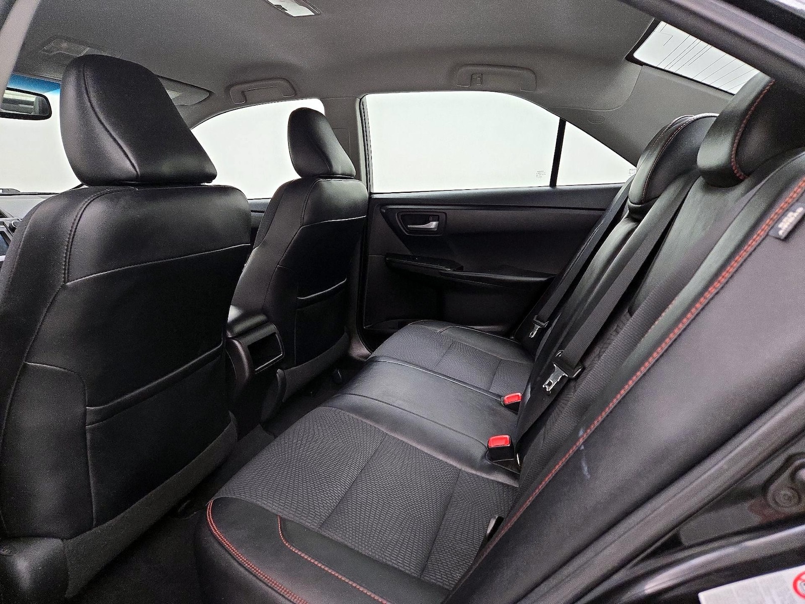 2017 Toyota Camry SE - Photo 20