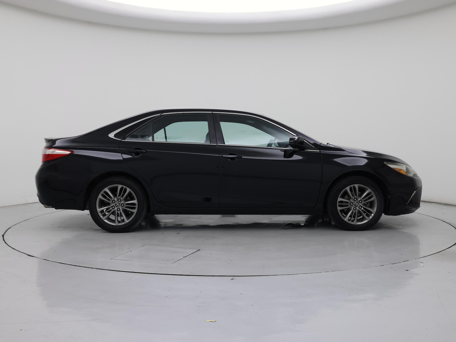 2017 Toyota Camry SE - Photo 8