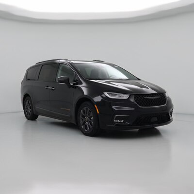 2024 Chrysler Pacifica Hybrid Road Tripper