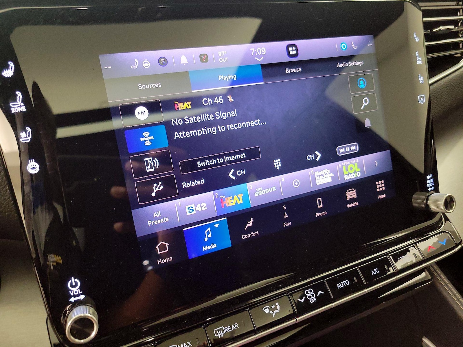 2025 Jeep Wagoneer Series II - Photo 17