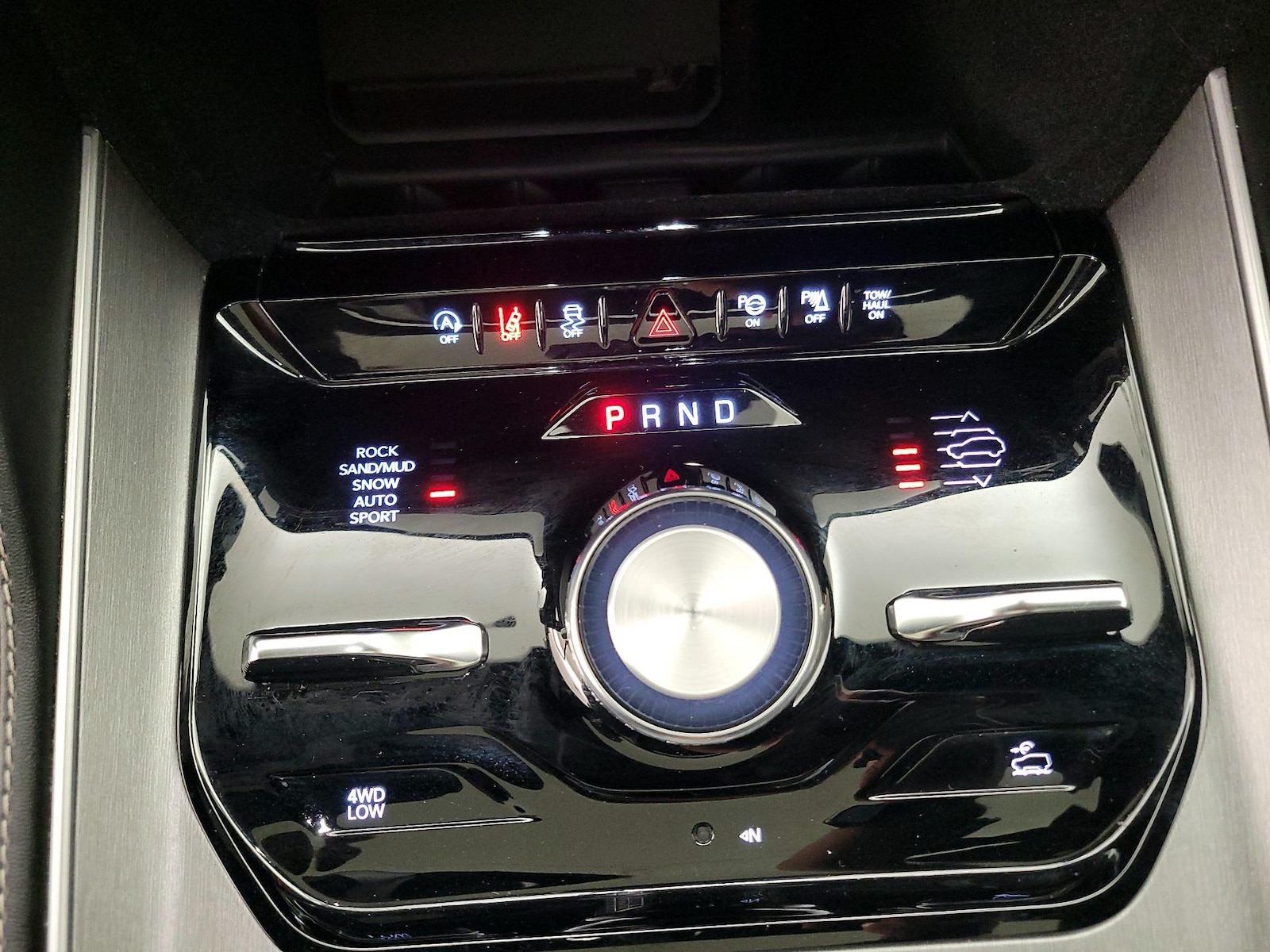 2025 Jeep Wagoneer Series II - Photo 19