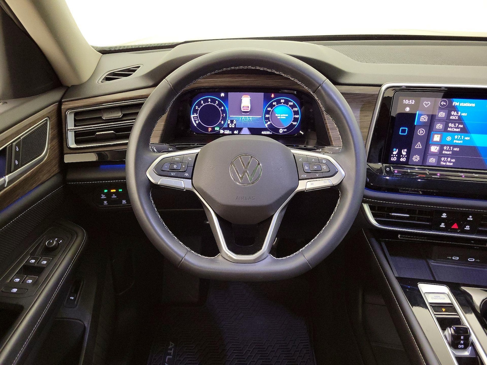 2024 Volkswagen Atlas SEL - Photo 11