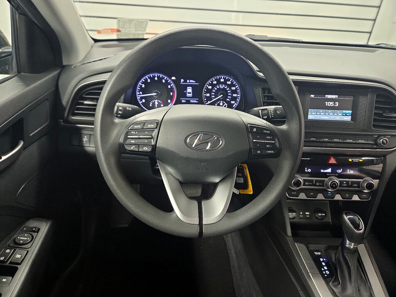 2020 Hyundai Elantra SE - Photo 11