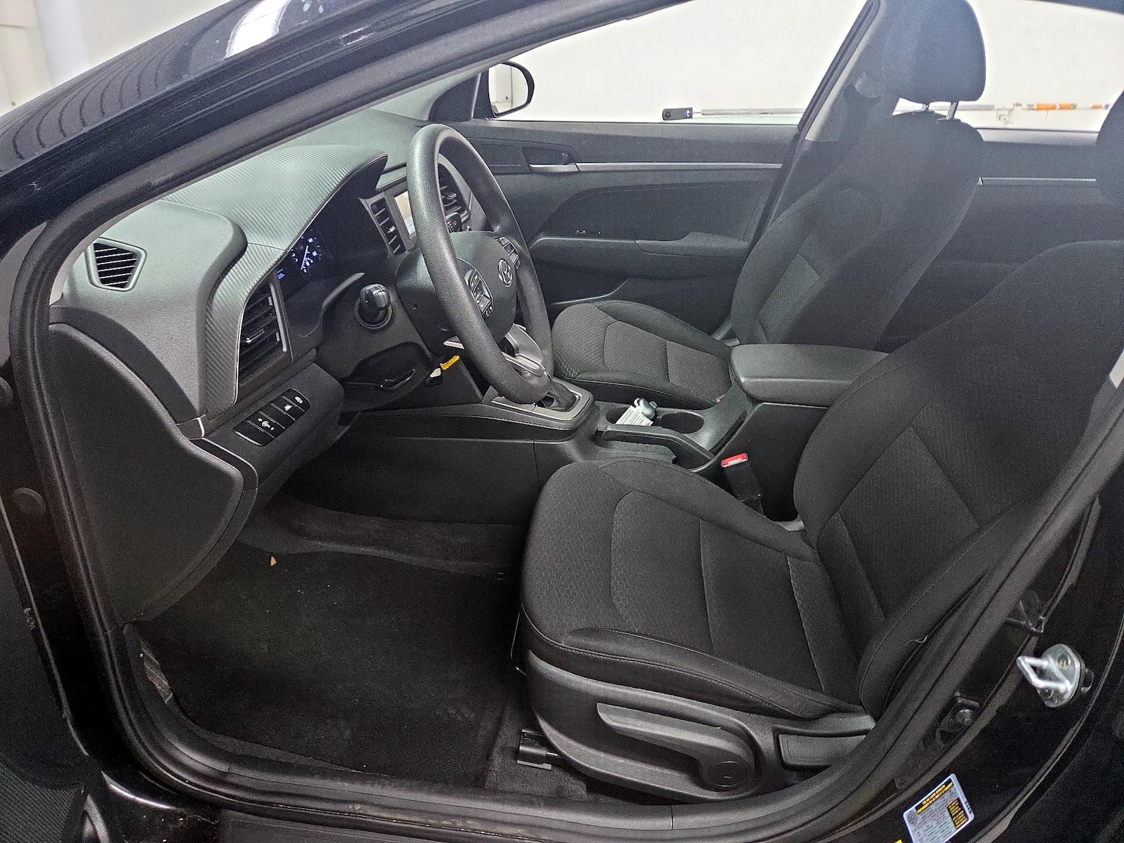 2020 Hyundai Elantra SE - Photo 12