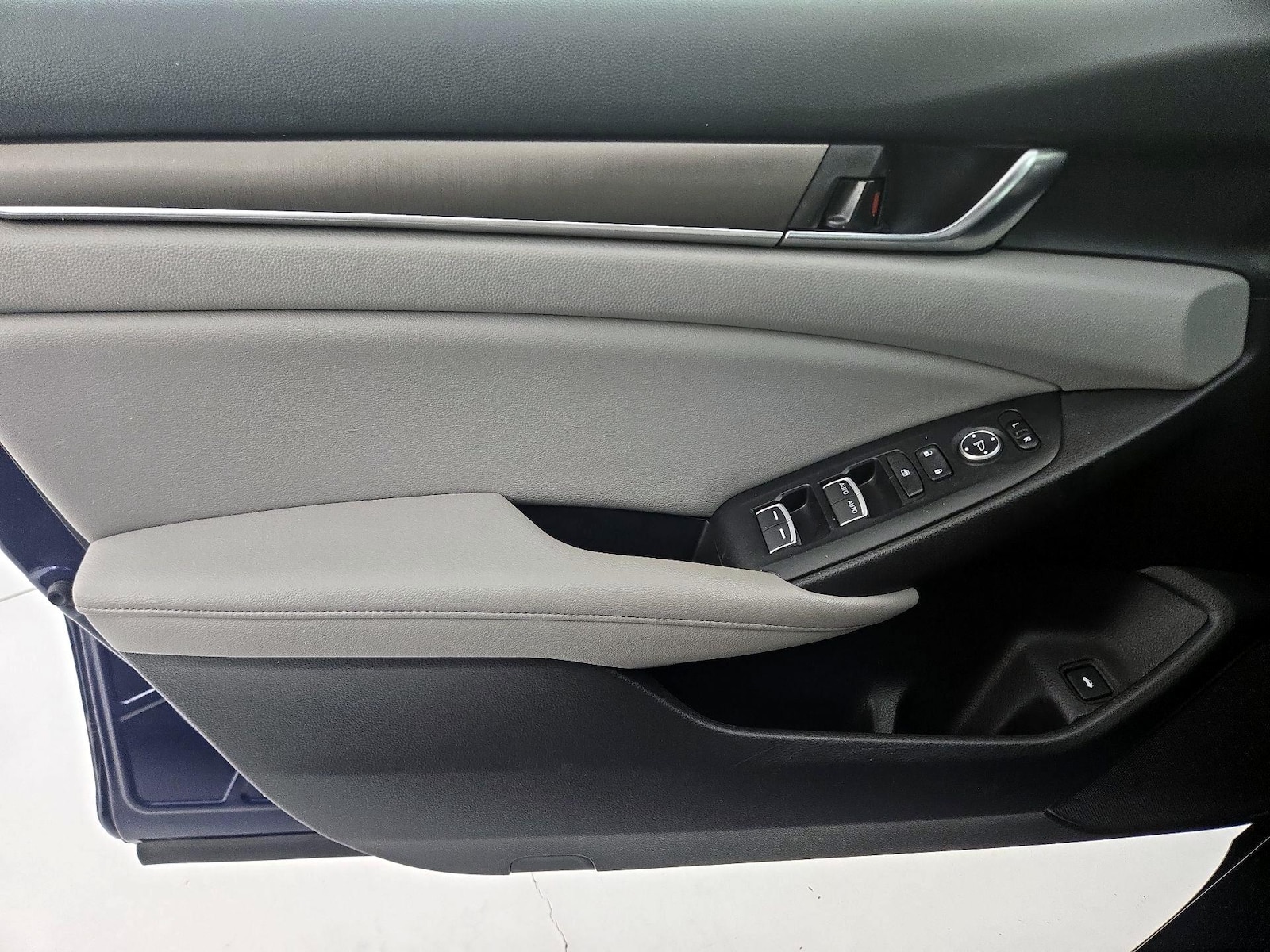 2019 Honda Accord LX - Photo 13