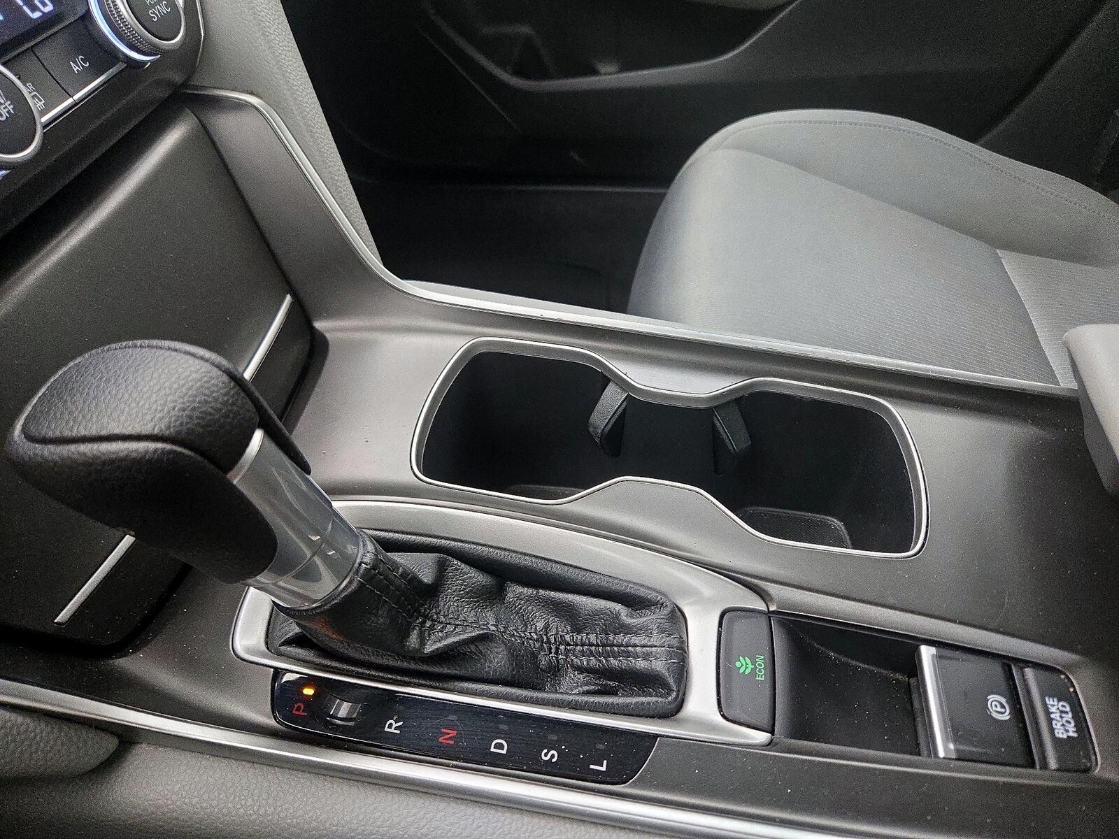 2019 Honda Accord LX - Photo 18