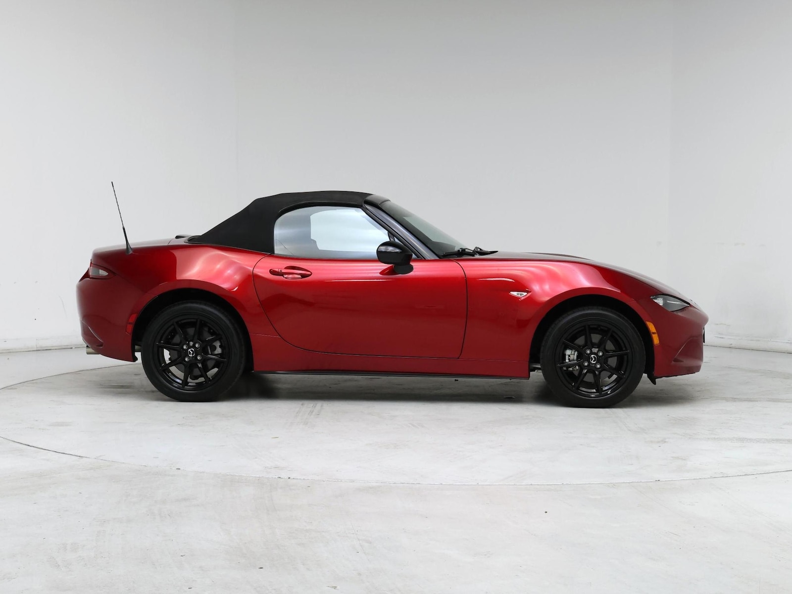 2021 Mazda MX-5 Miata Sport - Photo 8