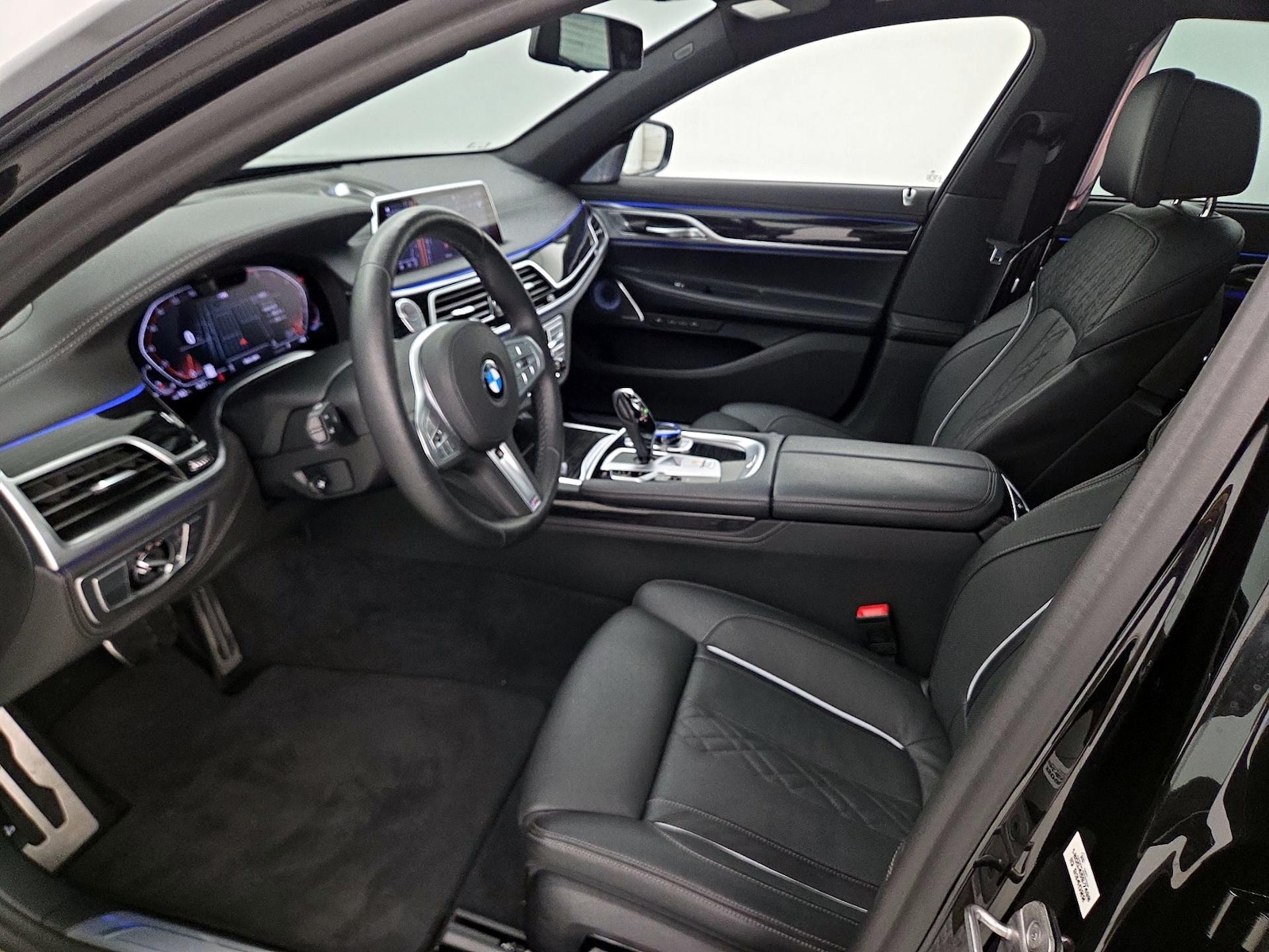 2022 BMW 7 Series 750i - Photo 12