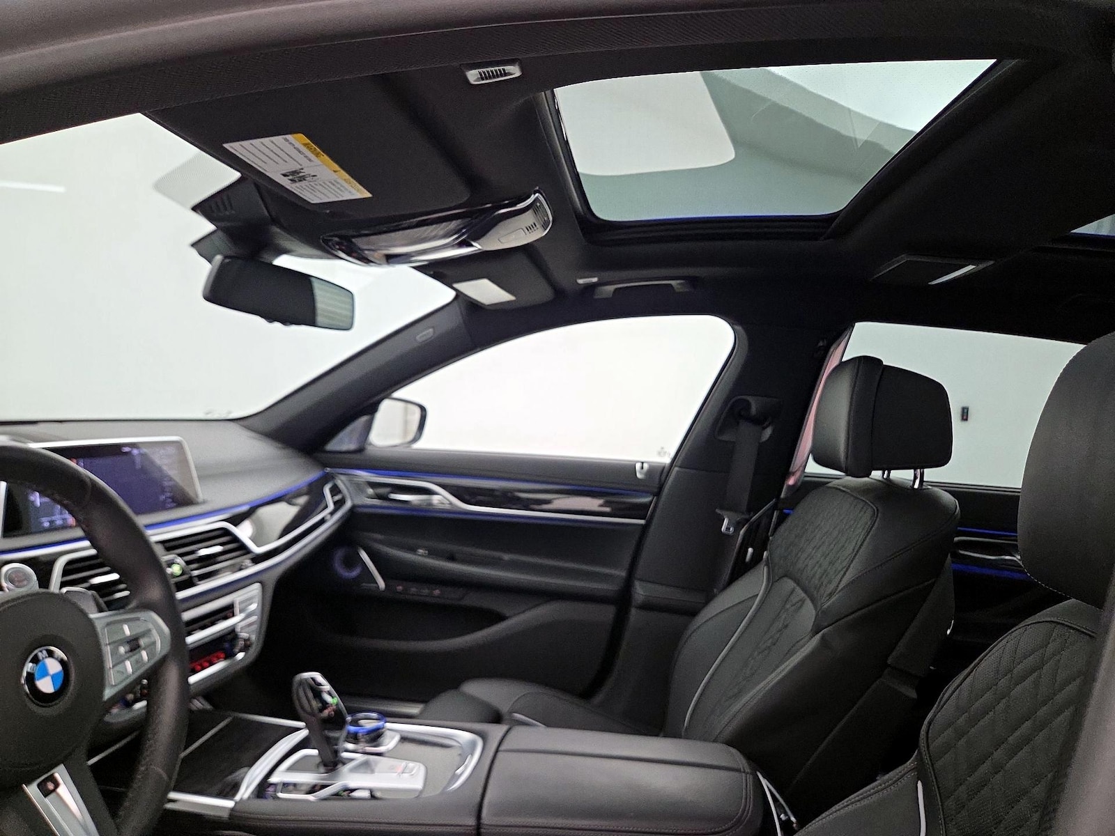 2022 BMW 7 Series 750i - Photo 21