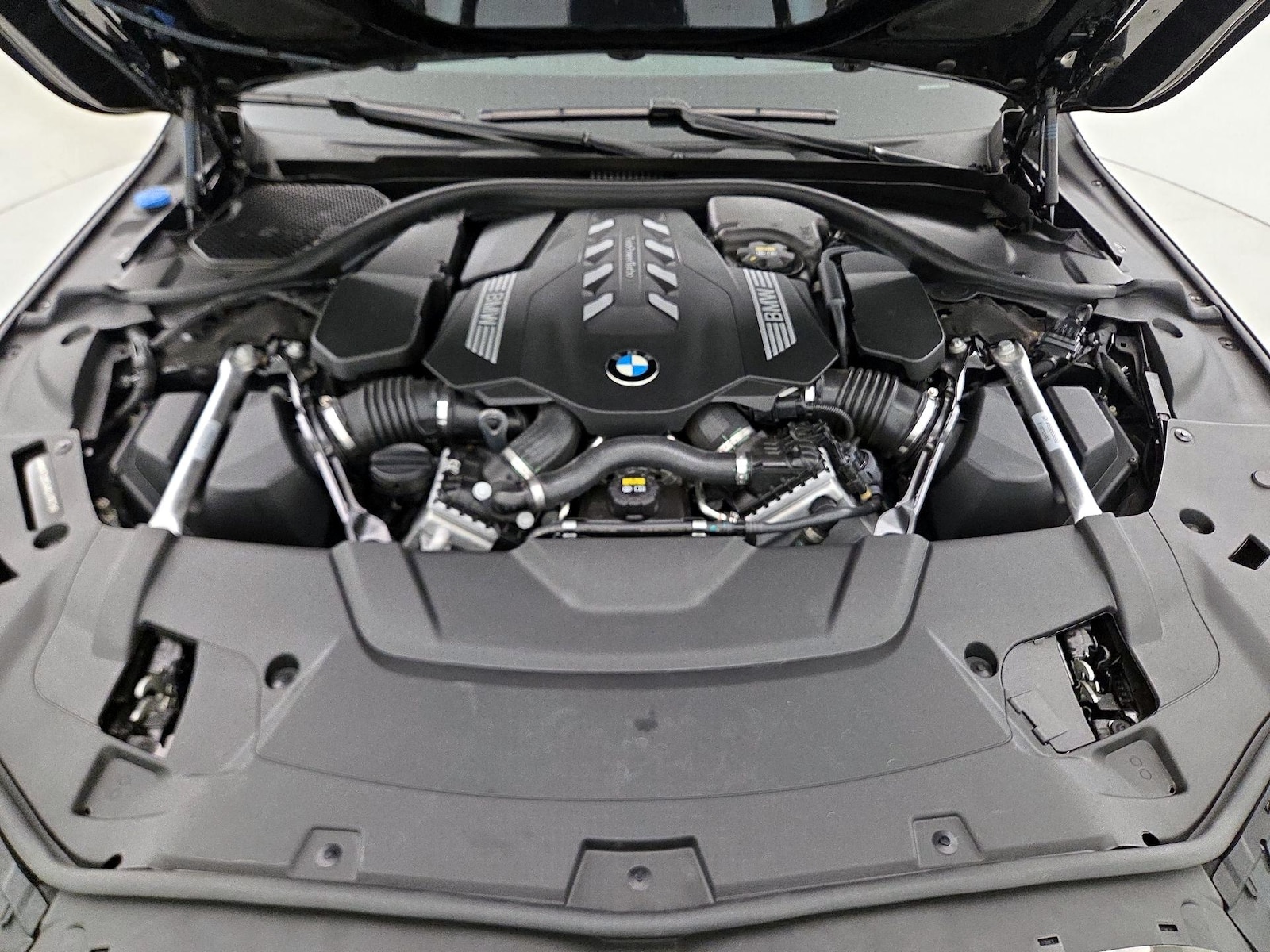 2022 BMW 7 Series 750i - Photo 24