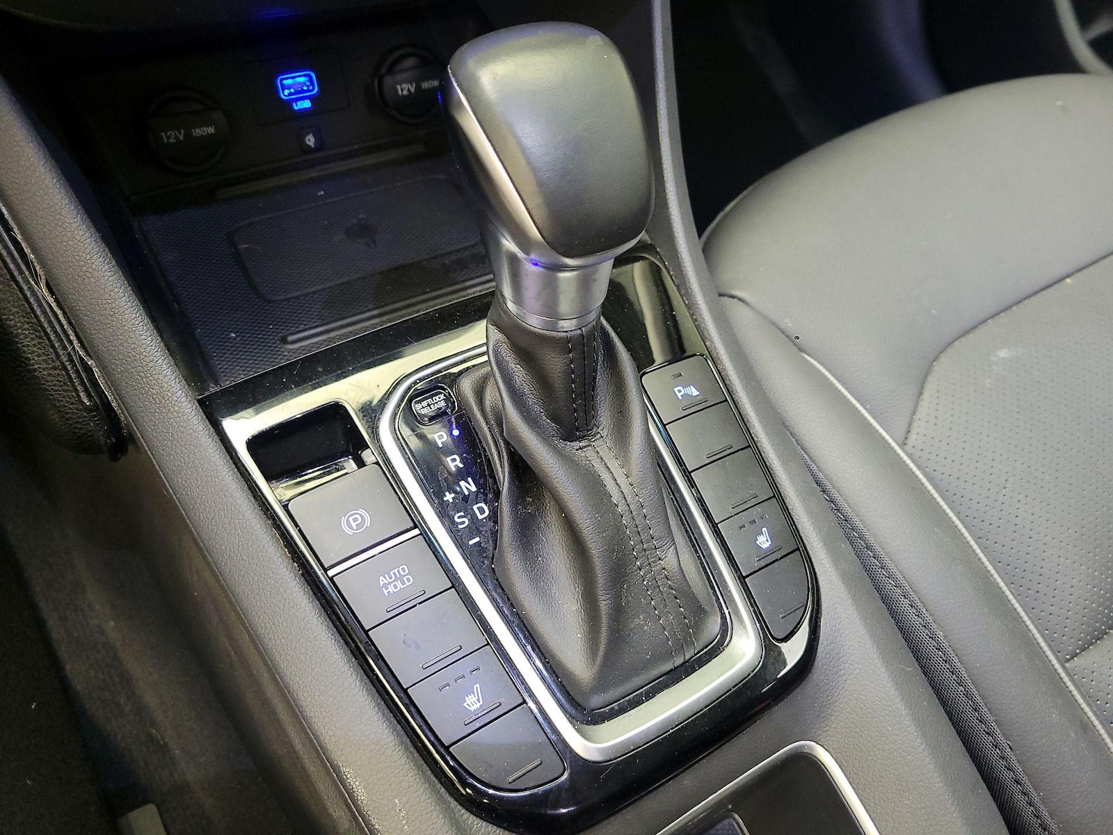 2020 Hyundai IONIQ Limited - Photo 19