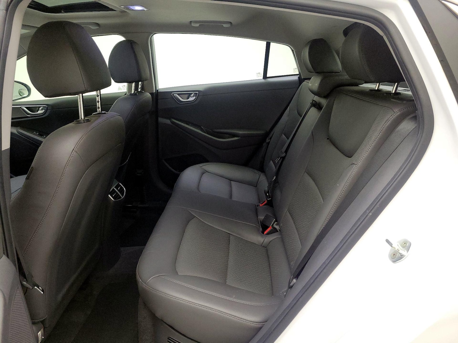 2020 Hyundai IONIQ Limited - Photo 22