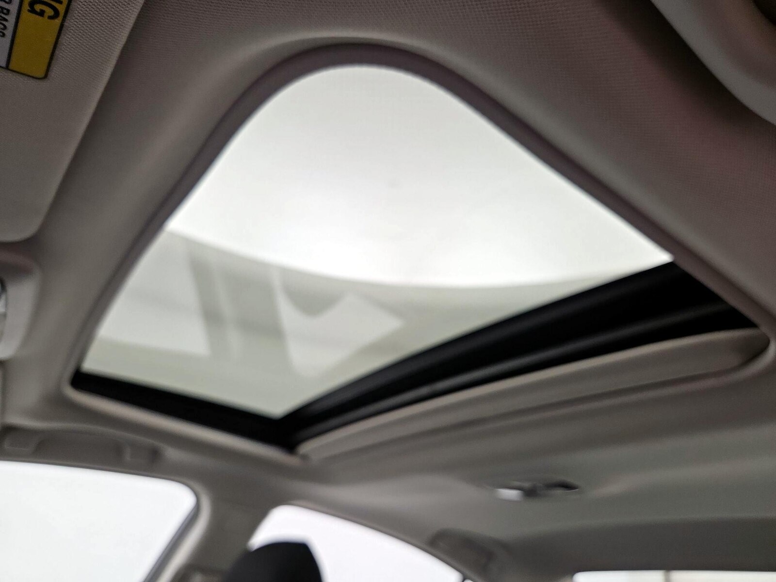 Sunroof(s) & Overhead Airbags