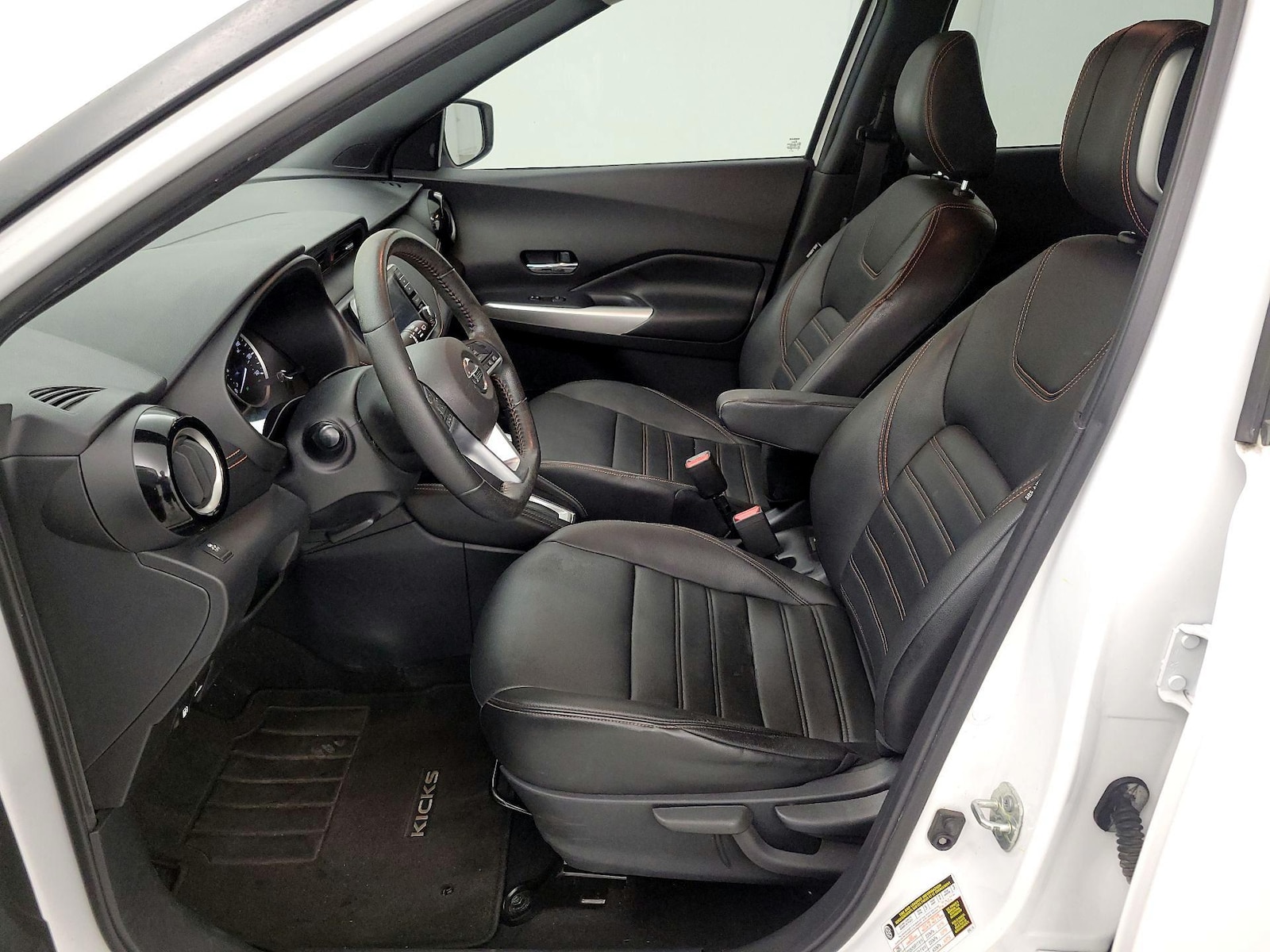Side Airbags & Leatherette Seats