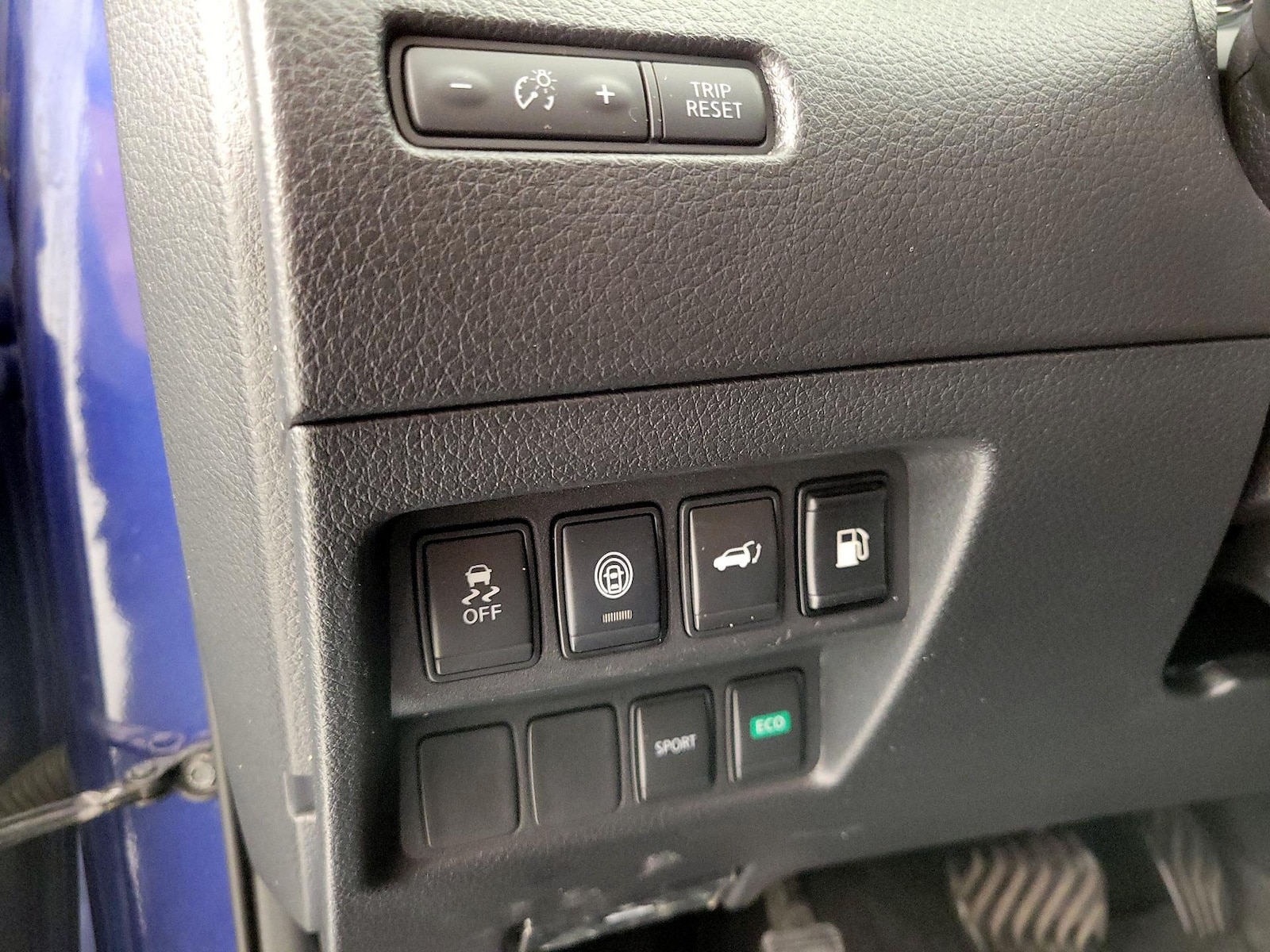 2020 Nissan Rogue SV - Photo 14