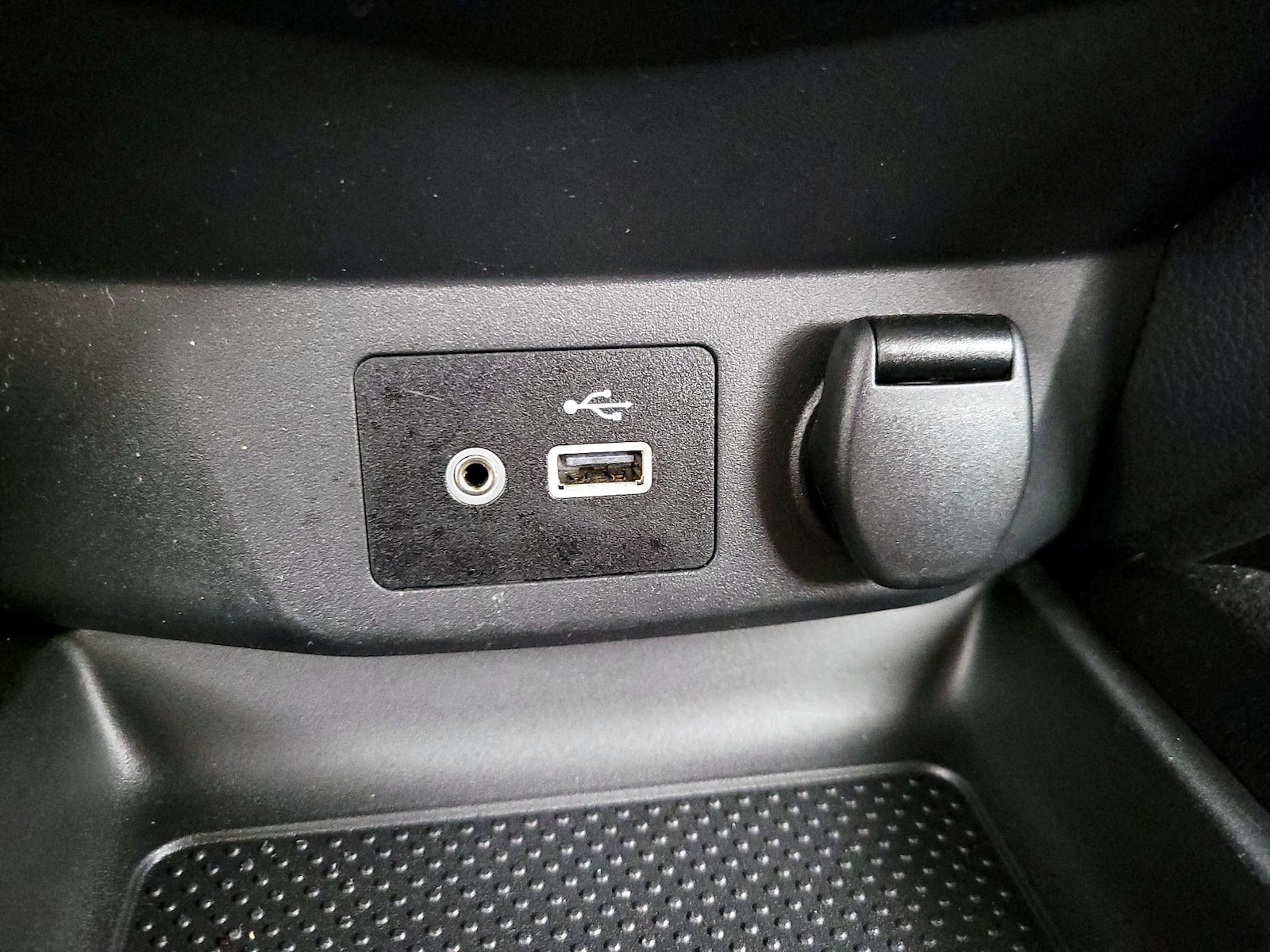 2020 Nissan Rogue SV - Photo 19