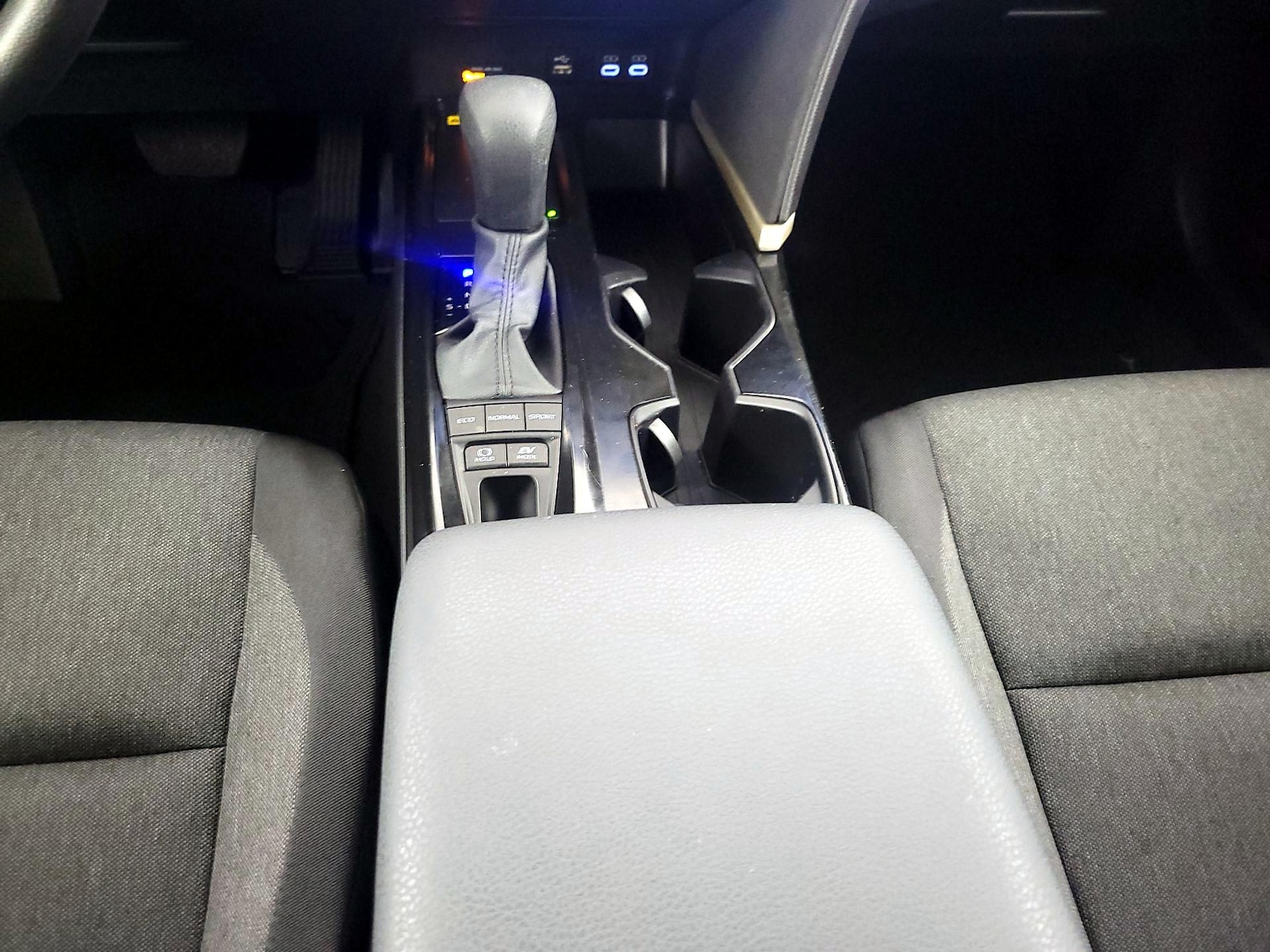 2026 Toyota Camry LE - Photo 17