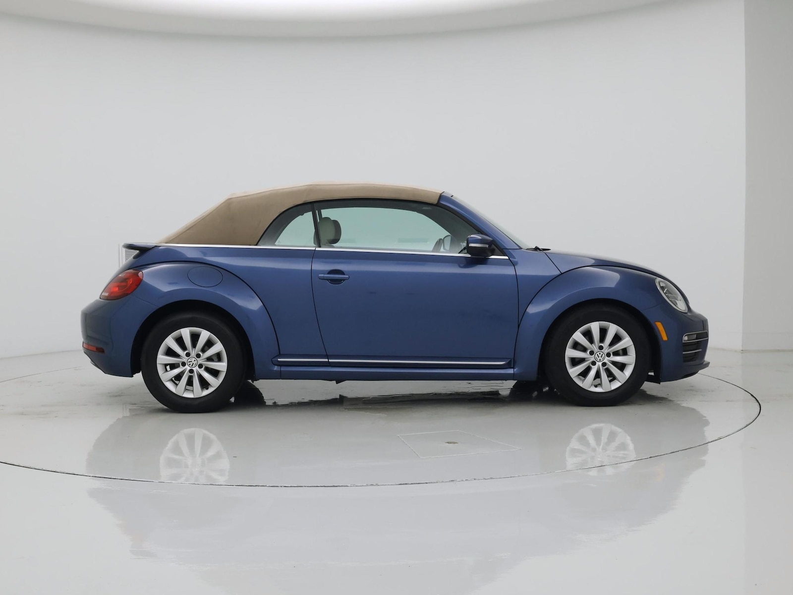 2019 Volkswagen Beetle S - Photo 8