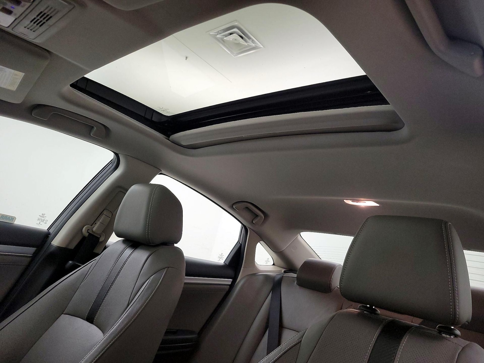 Sunroof(s) & Overhead Airbags