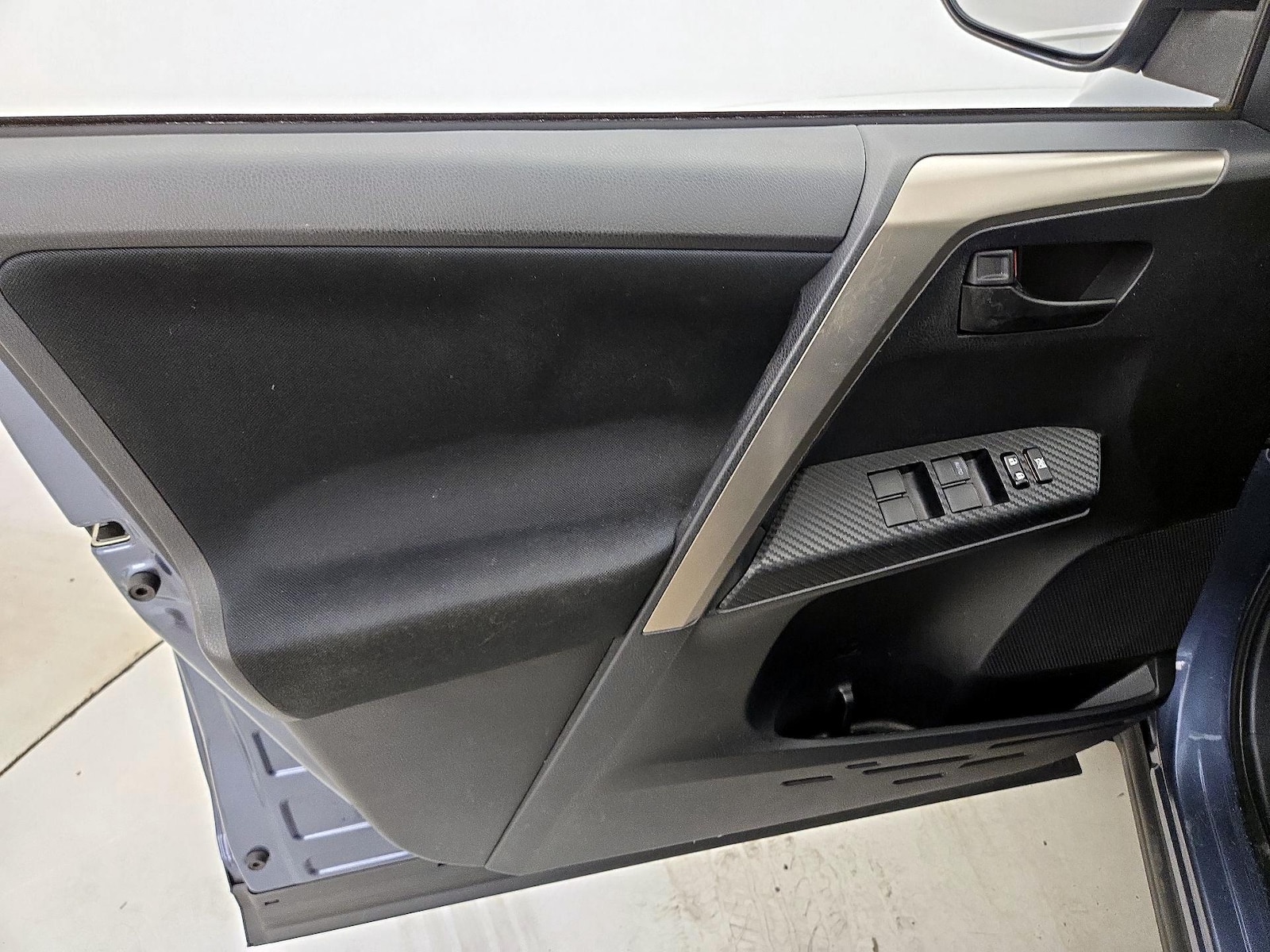 2014 Toyota RAV4 LE - Photo 13