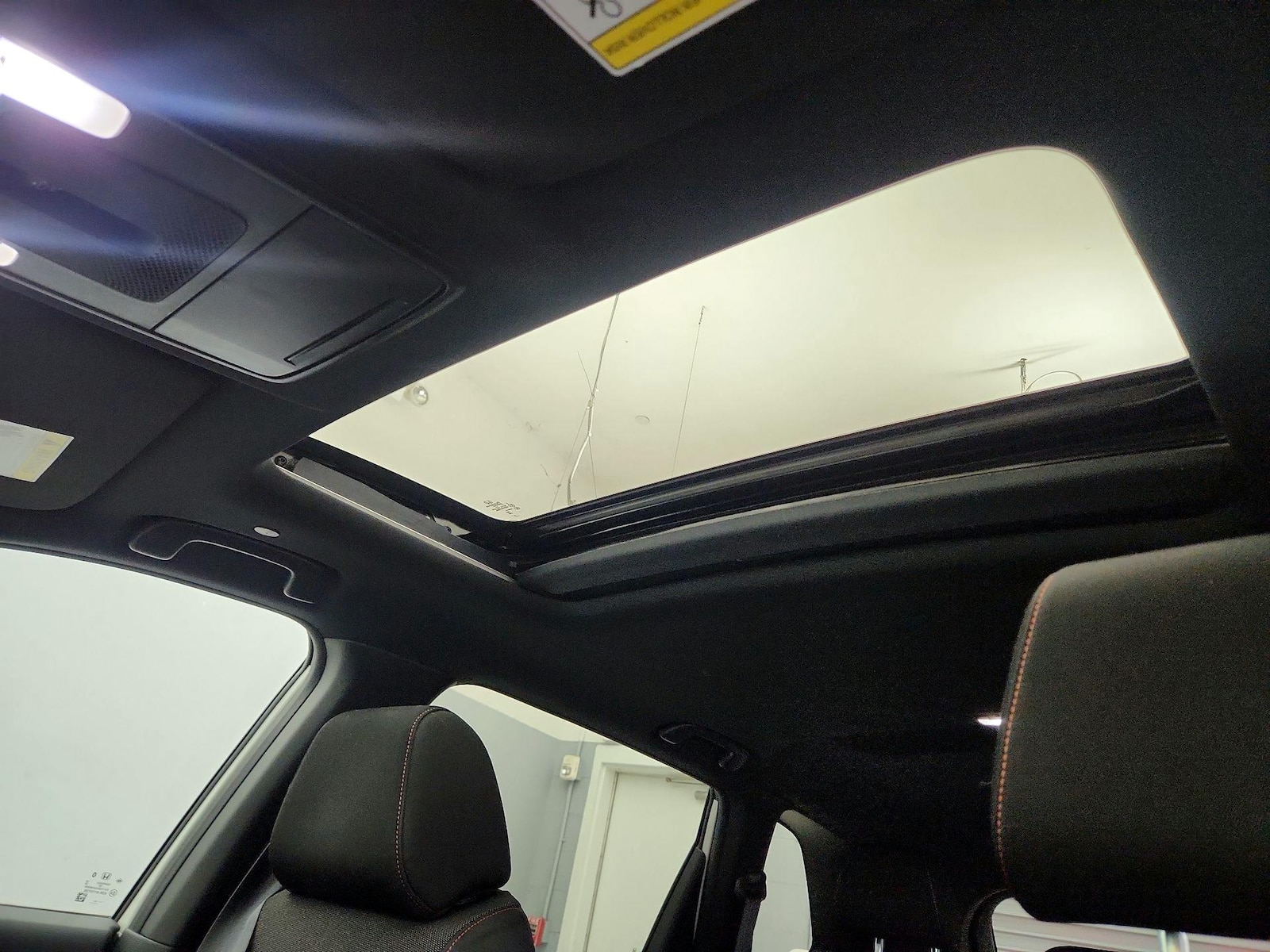 Sunroof(s) & Overhead Airbags