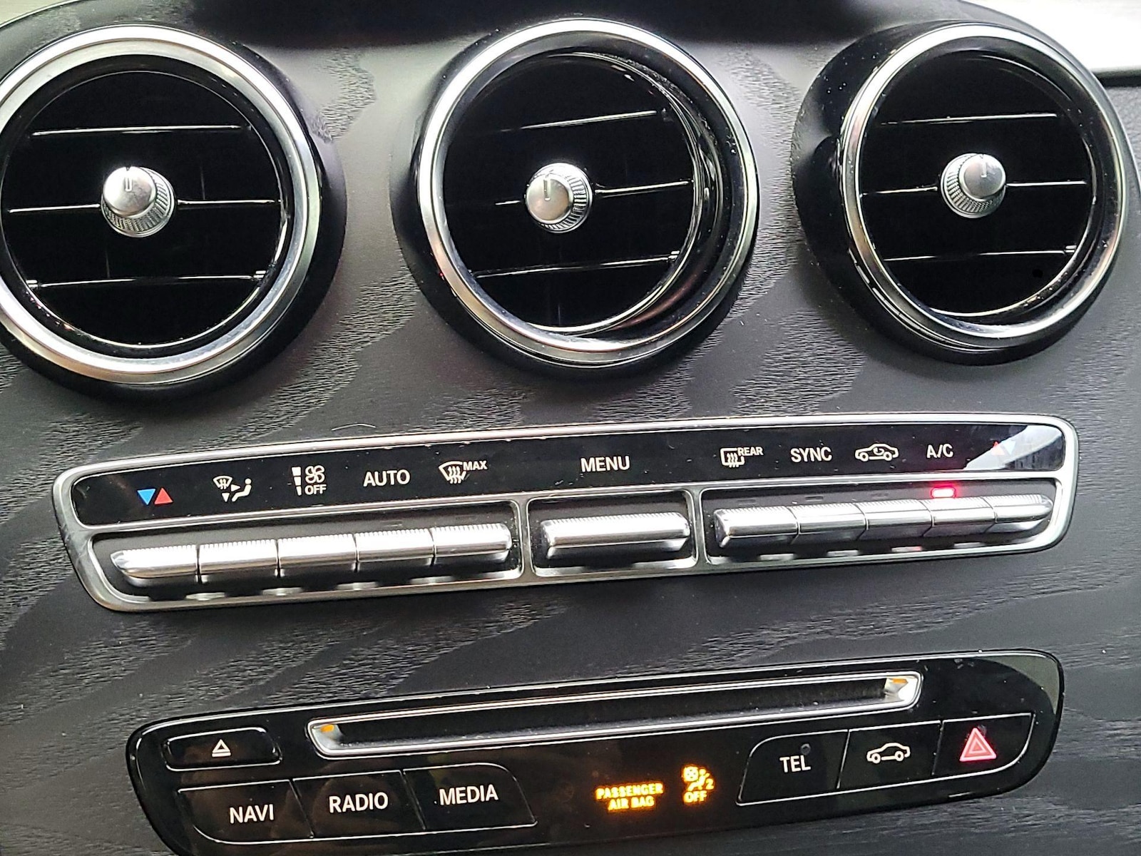 2019 Mercedes-Benz GLC GLC300 - Photo 17