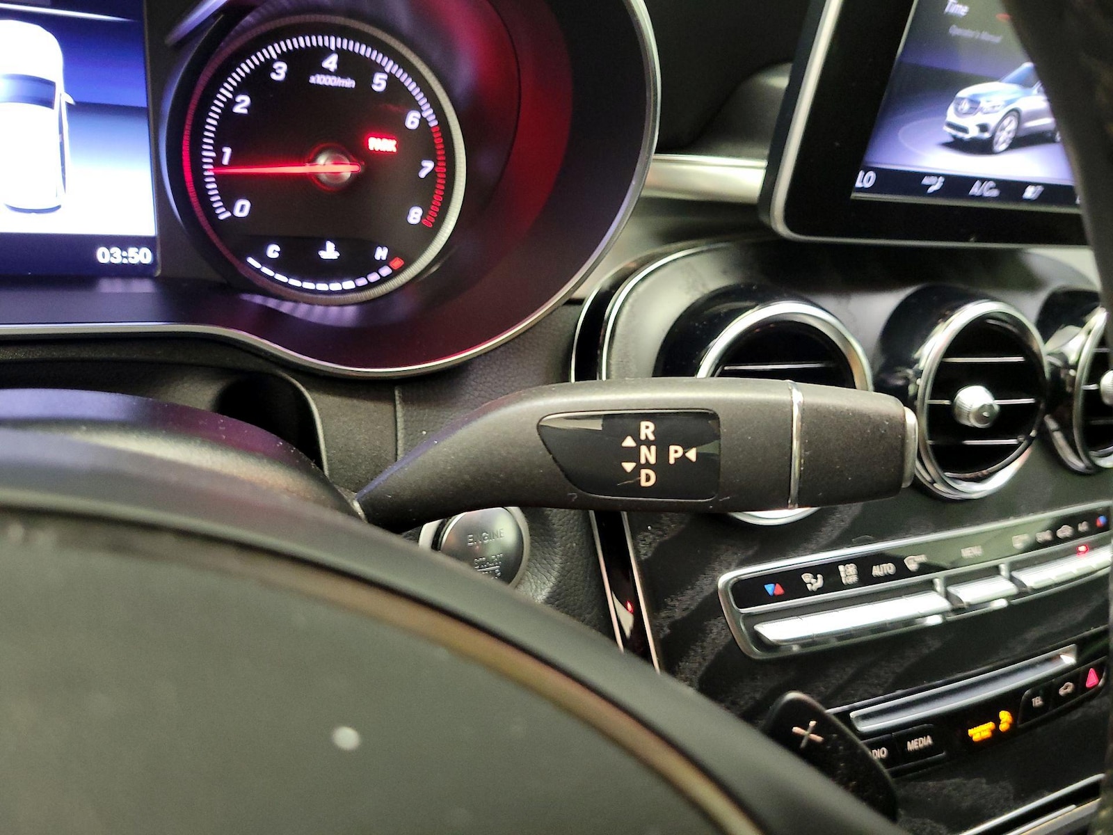 2019 Mercedes-Benz GLC GLC300 - Photo 18
